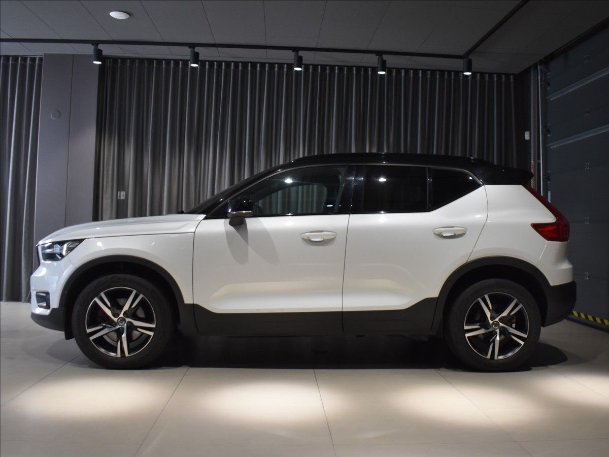 Volvo XC40, 2,0 B4 AWD R-design BLIS - fotka 2
