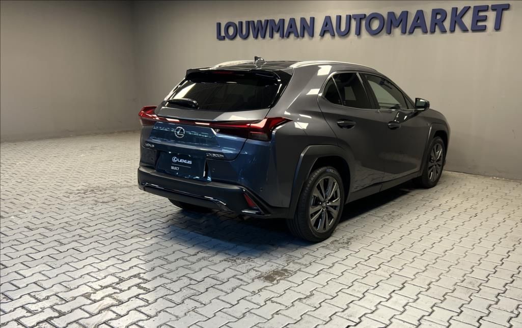 Lexus UX 300h, 2,0 HEV F SPORT DESIGN - fotka 2