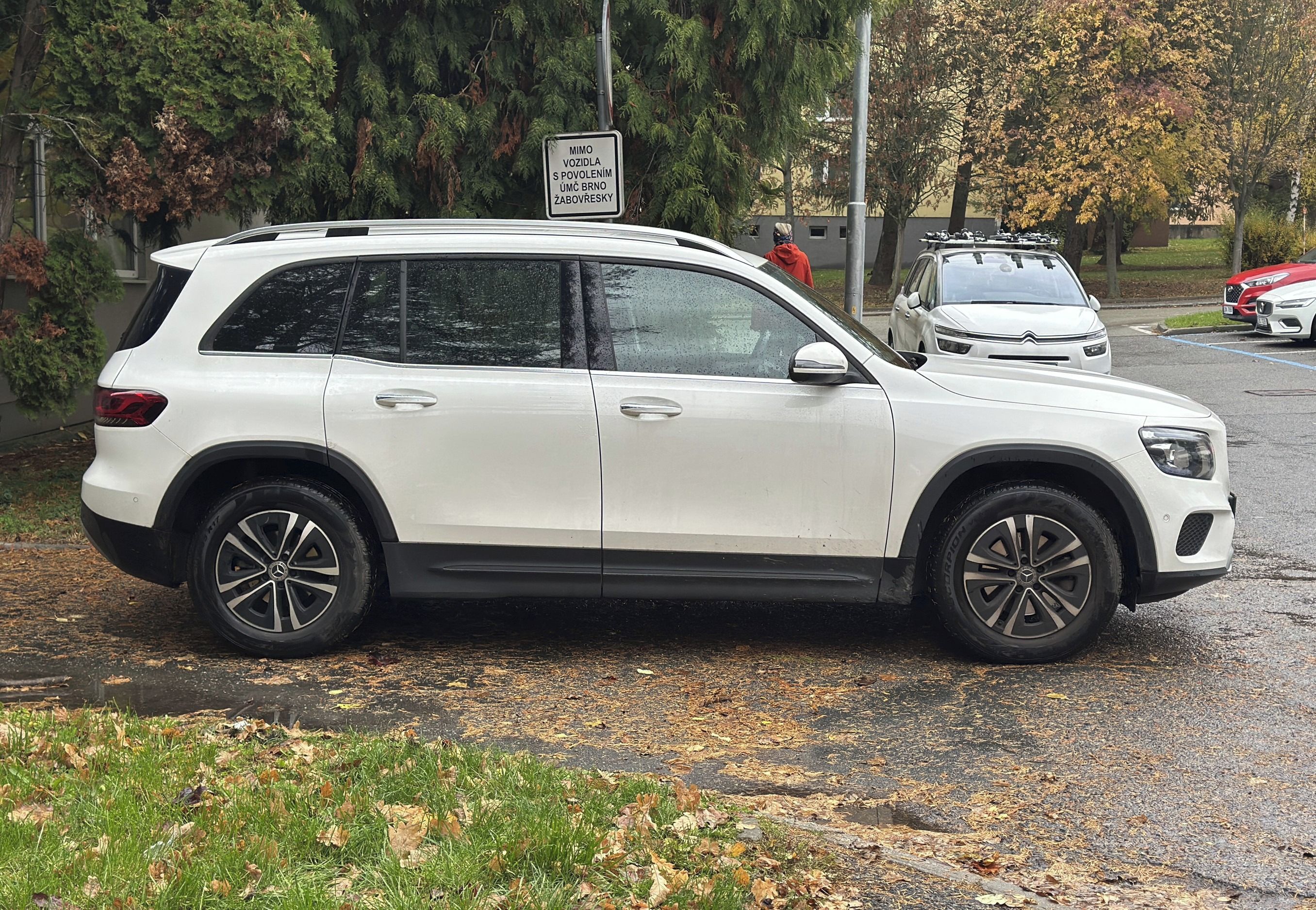 Mercedes-Benz GLB, 200 - fotka 6