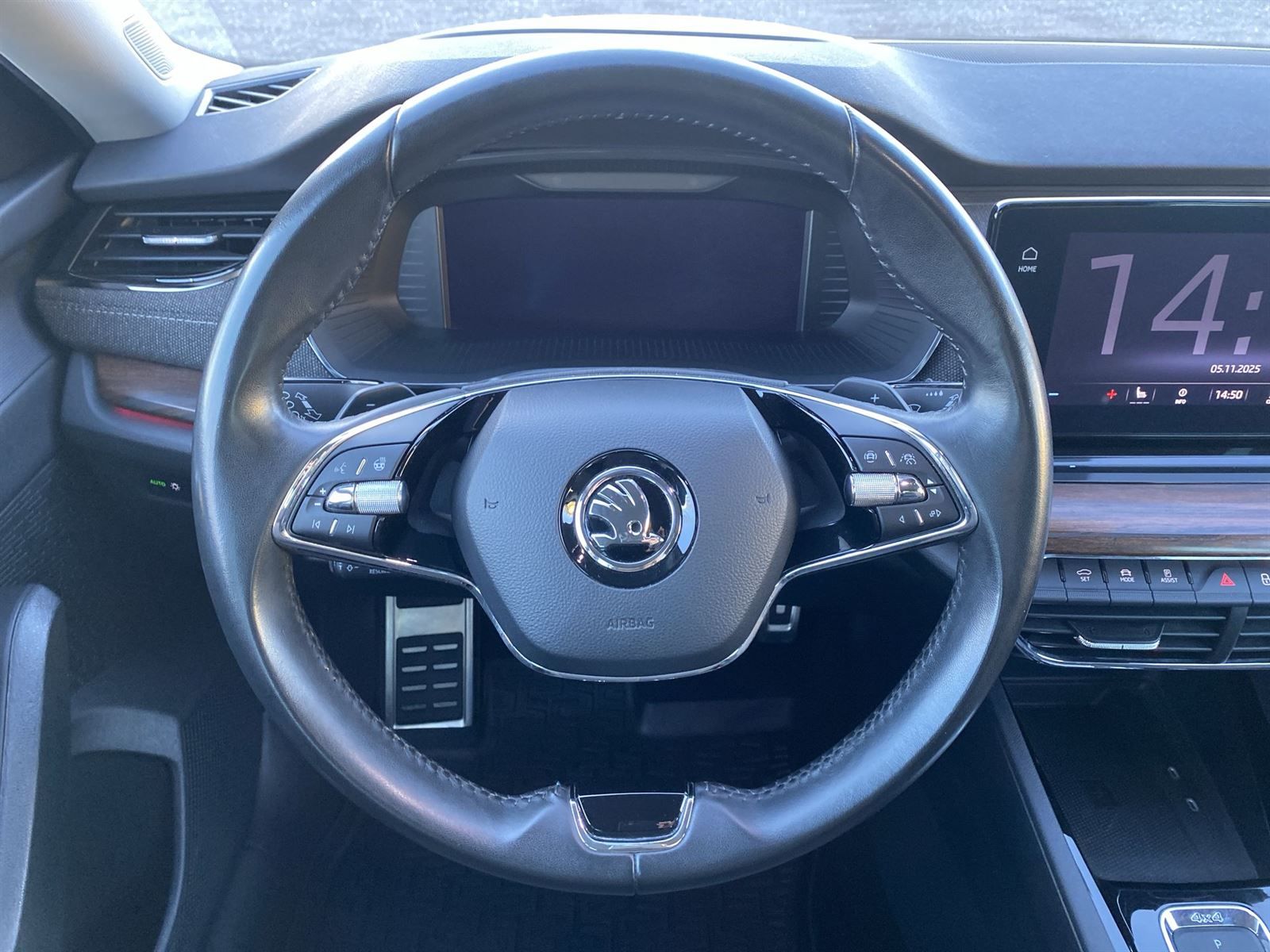 Škoda Octavia, Combi 2.0 TDI 4x4 DSG Scout - fotka 6