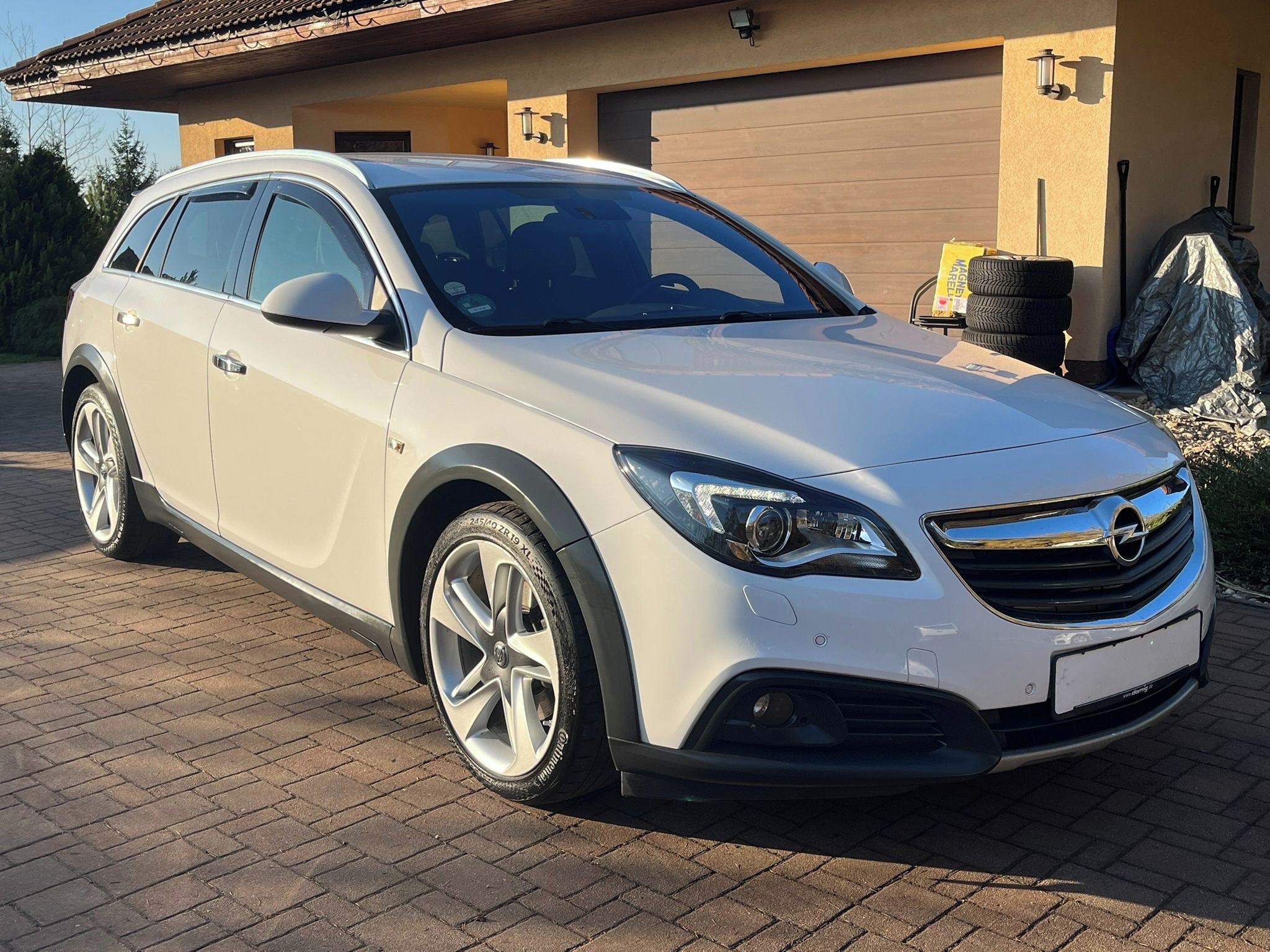 Opel Insignia, 2.0CDTI Country Xenon Navi - fotka 2