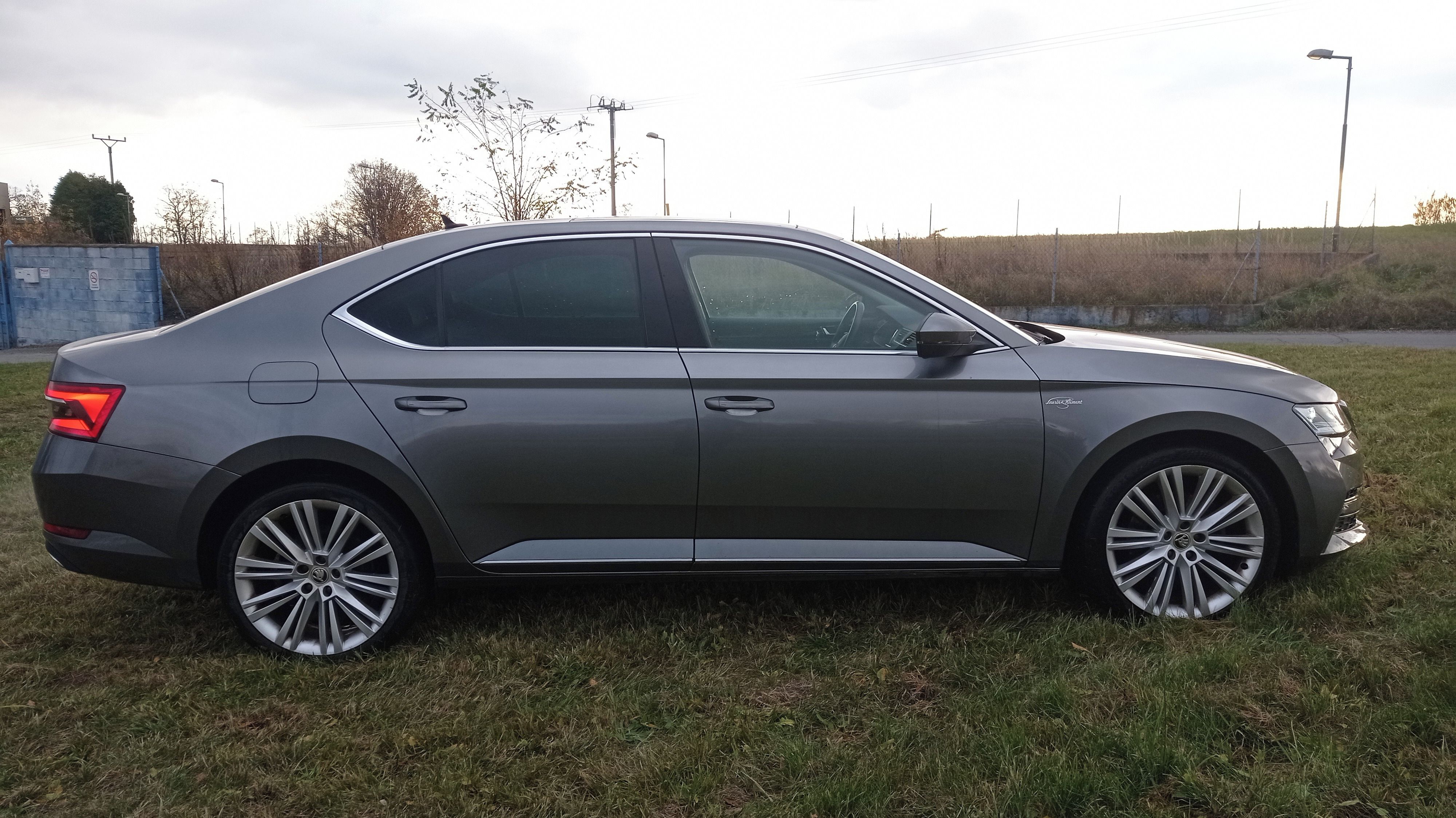 Škoda Superb, 2,0 TDi Laurin & Klement DSG - fotka 3