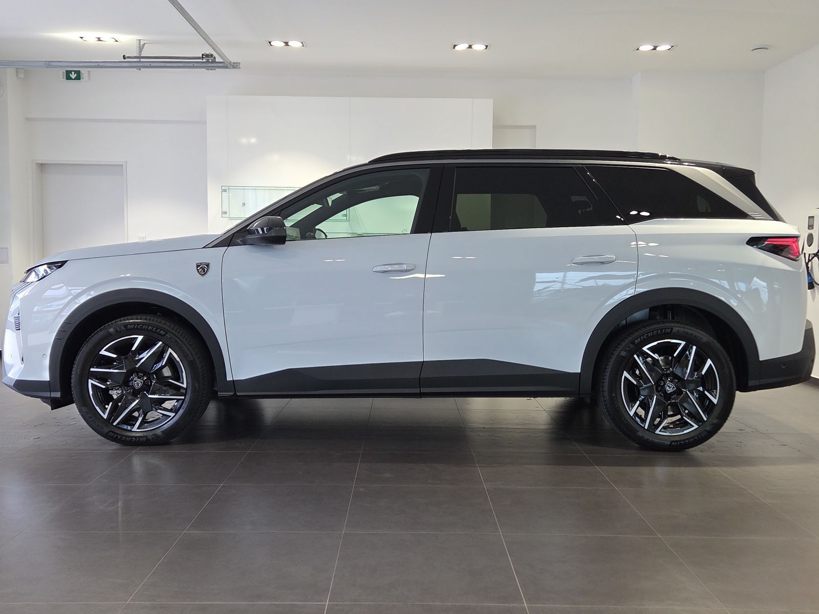 Peugeot 5008, 5008 GT Hybrid 145 e-DCS6 - fotka 4