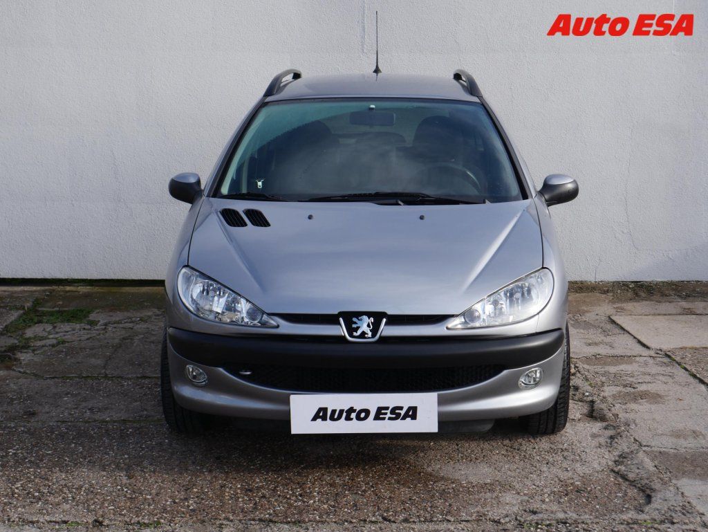Peugeot 206, 1.4 HDi,2.maj,ČR,TZ - fotka 2
