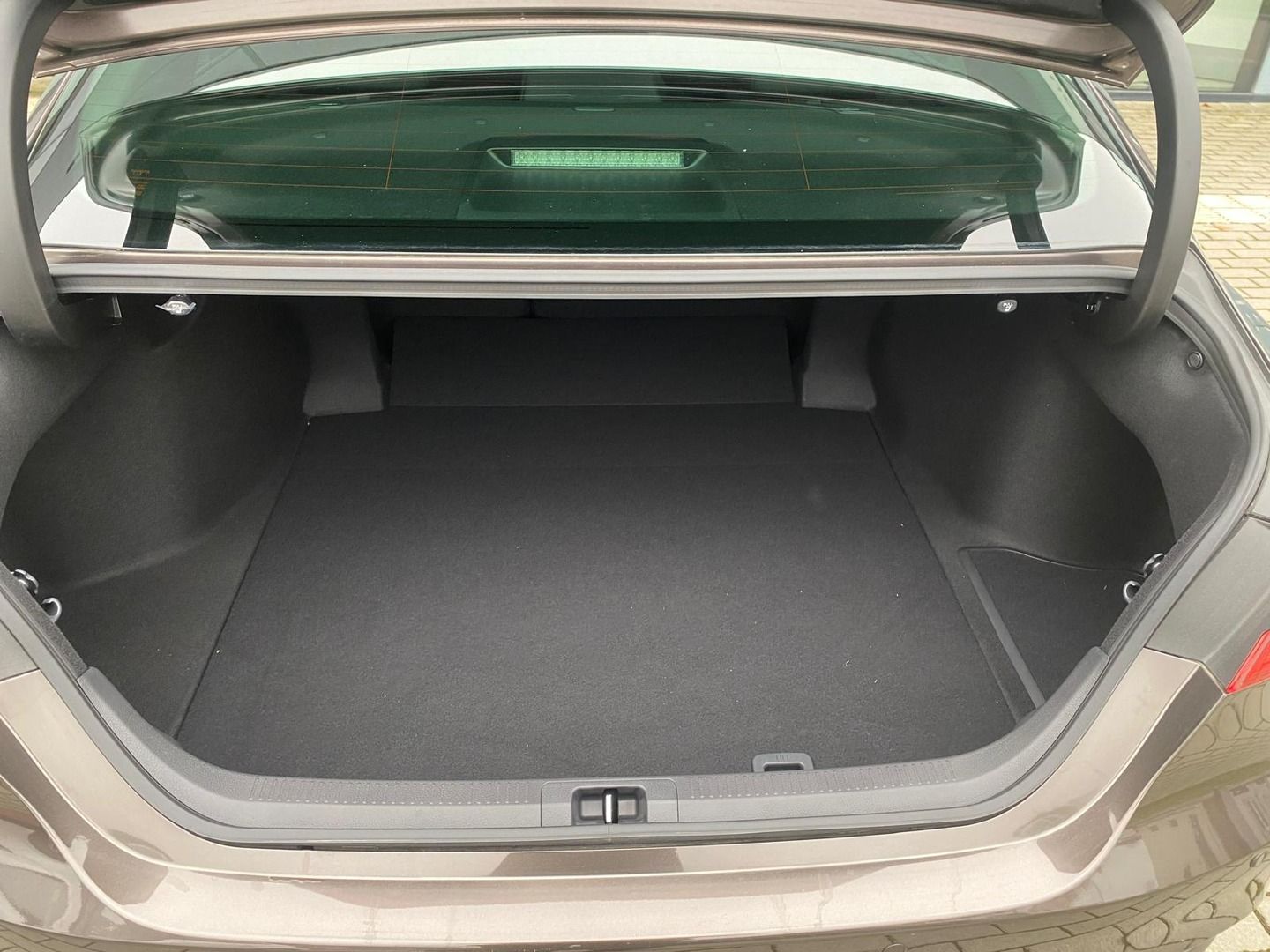 Toyota Camry, 2,5 Hybrid Executive - fotka 4