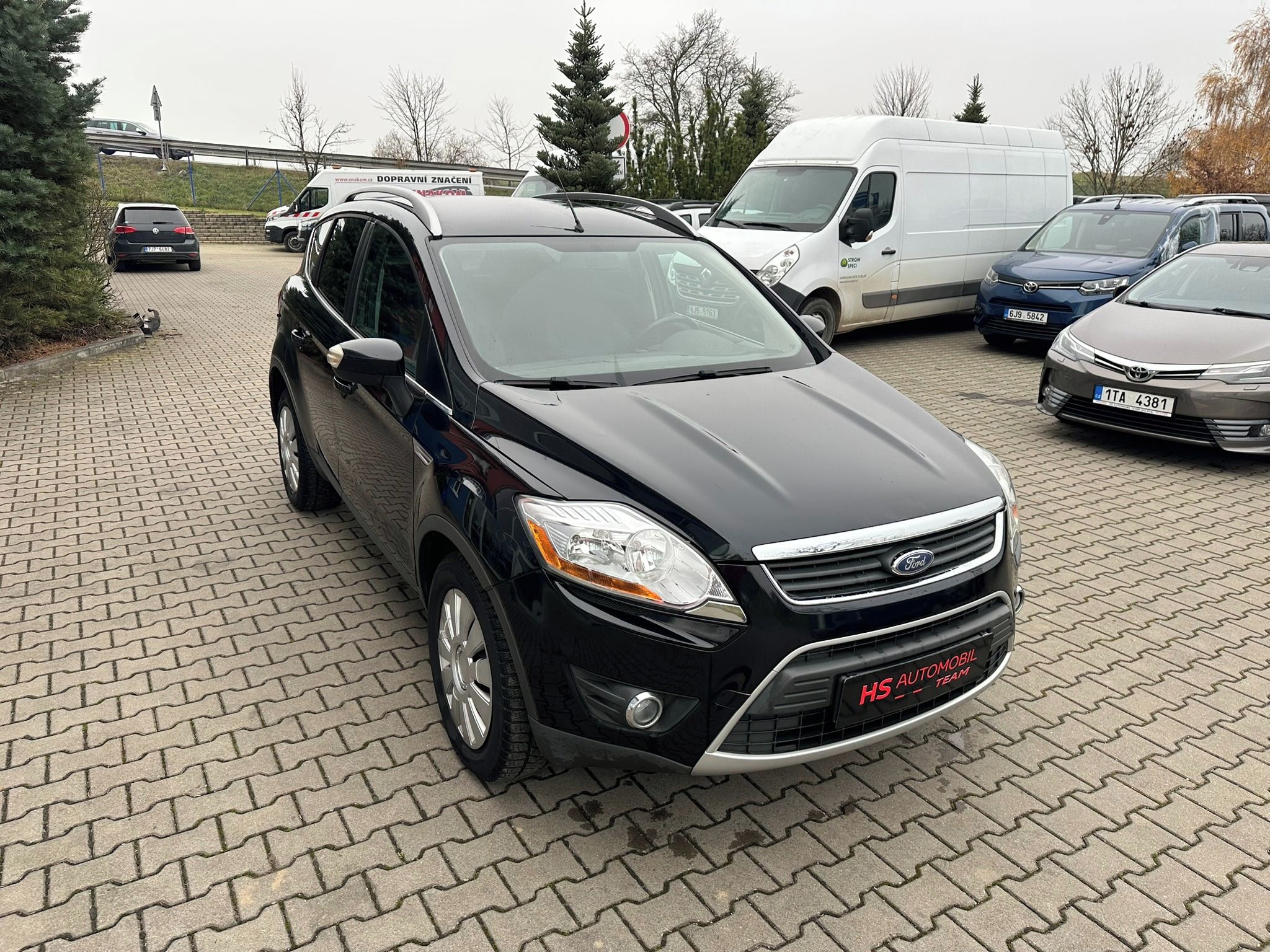 Ford Kuga, 2,5i 4x4 147kW - fotka 5