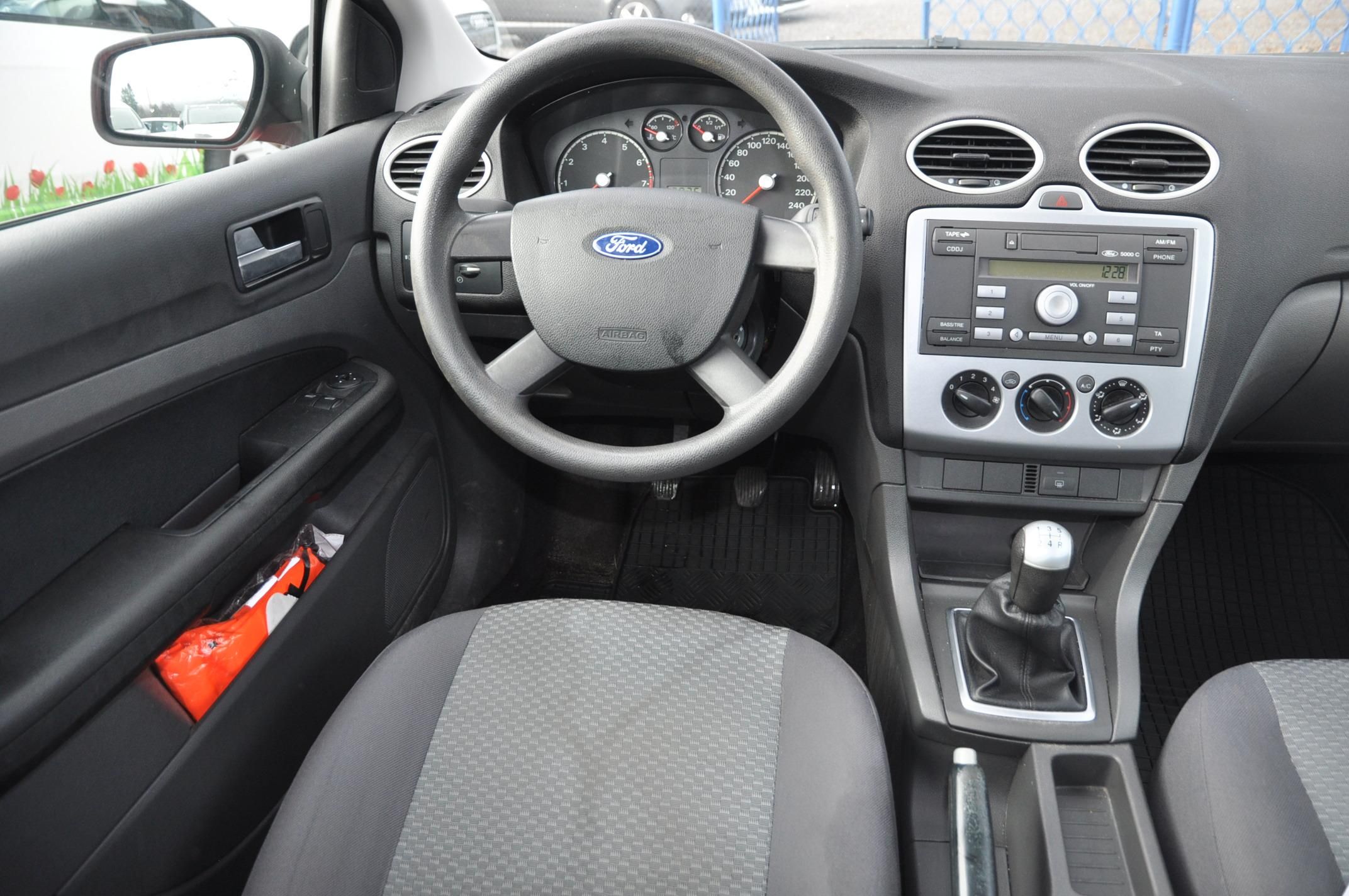 Ford Focus, 1.4i 59kW - fotka 5