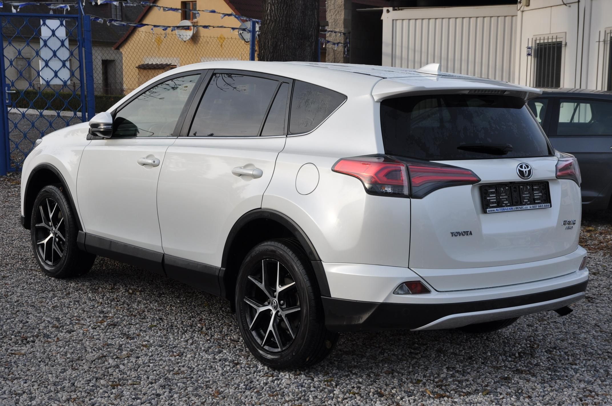Toyota Rav4, 2.0VVTi 112kW 4x4 Automat - fotka 4