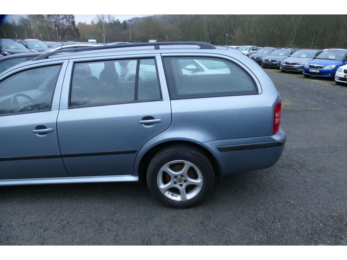 Škoda Octavia, 1,6 75KW KLIMA - fotka 5