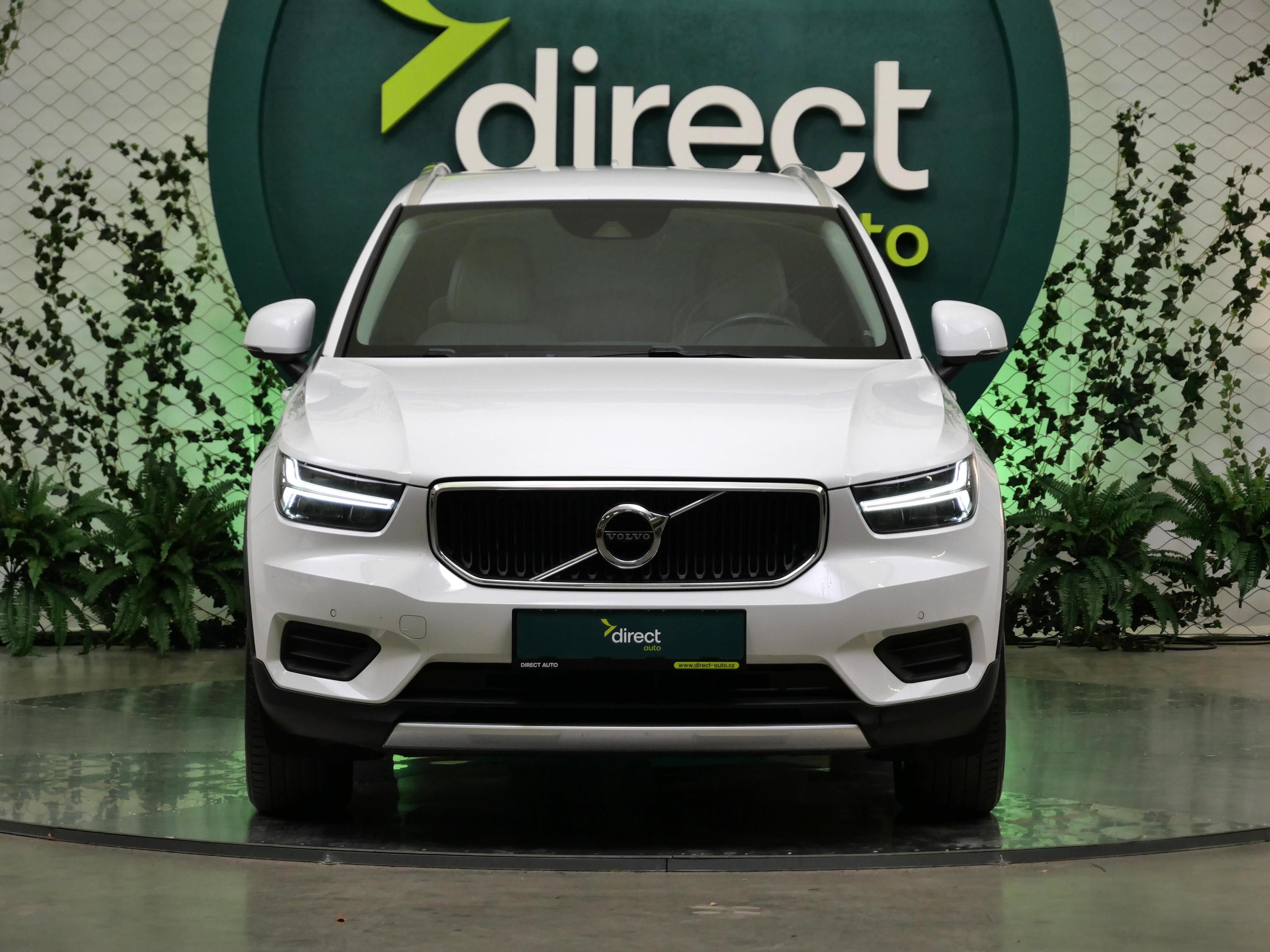 Volvo XC40, 2.0 D3 110 kW Momentum Pro - fotka 4