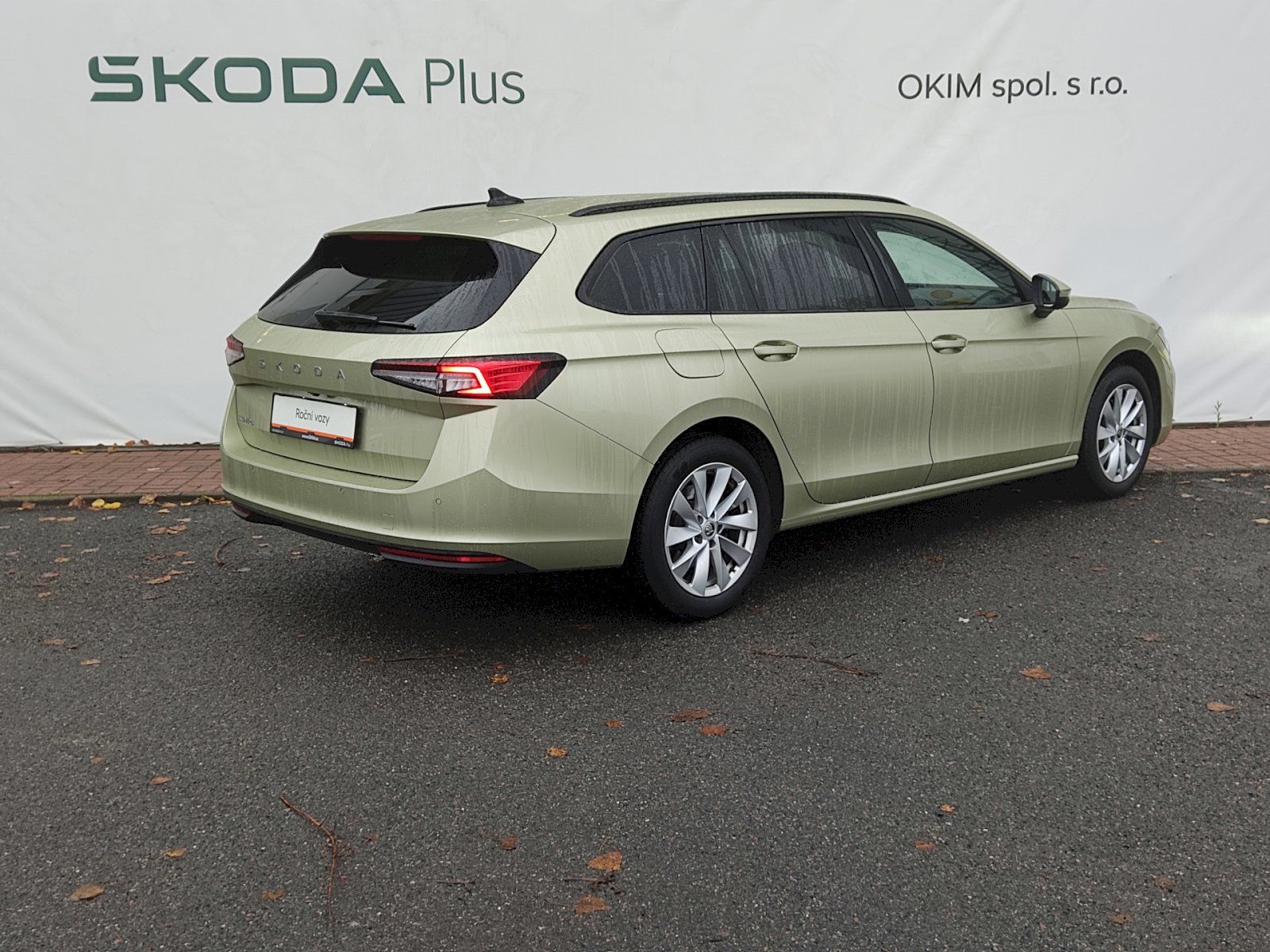 Škoda Superb, Combi Selection 2,0 Tdi 110 Kw - fotka 2