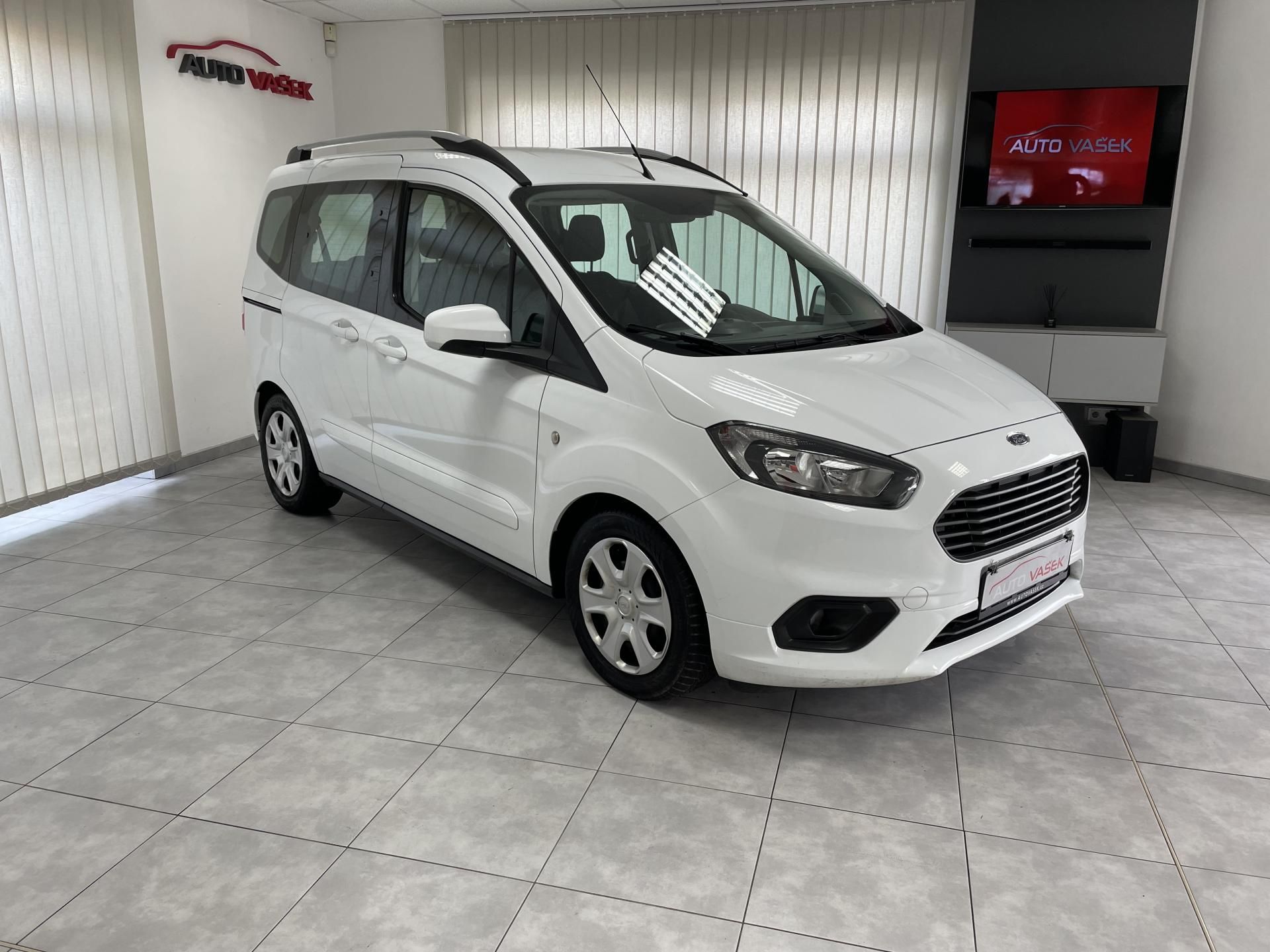 Ford Tourneo Courier, 1.5 TDCi ČR 1.MAJ. SERVISKA