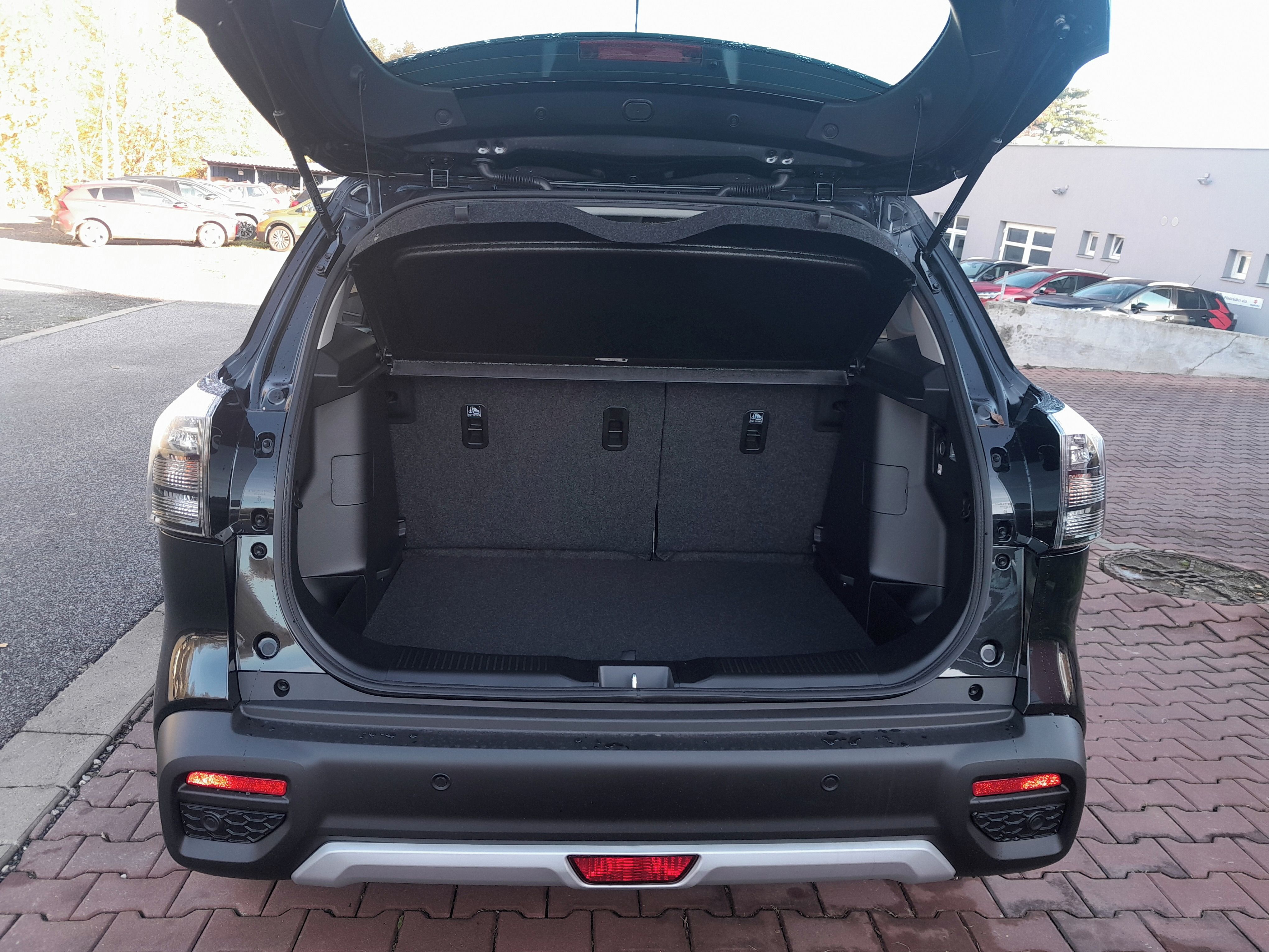 Suzuki S-Cross, 1,4 ELEGANCE 4x4 PANORAMA - fotka 5