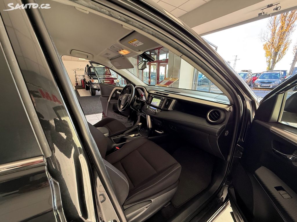 Toyota Rav4, fotka 24
