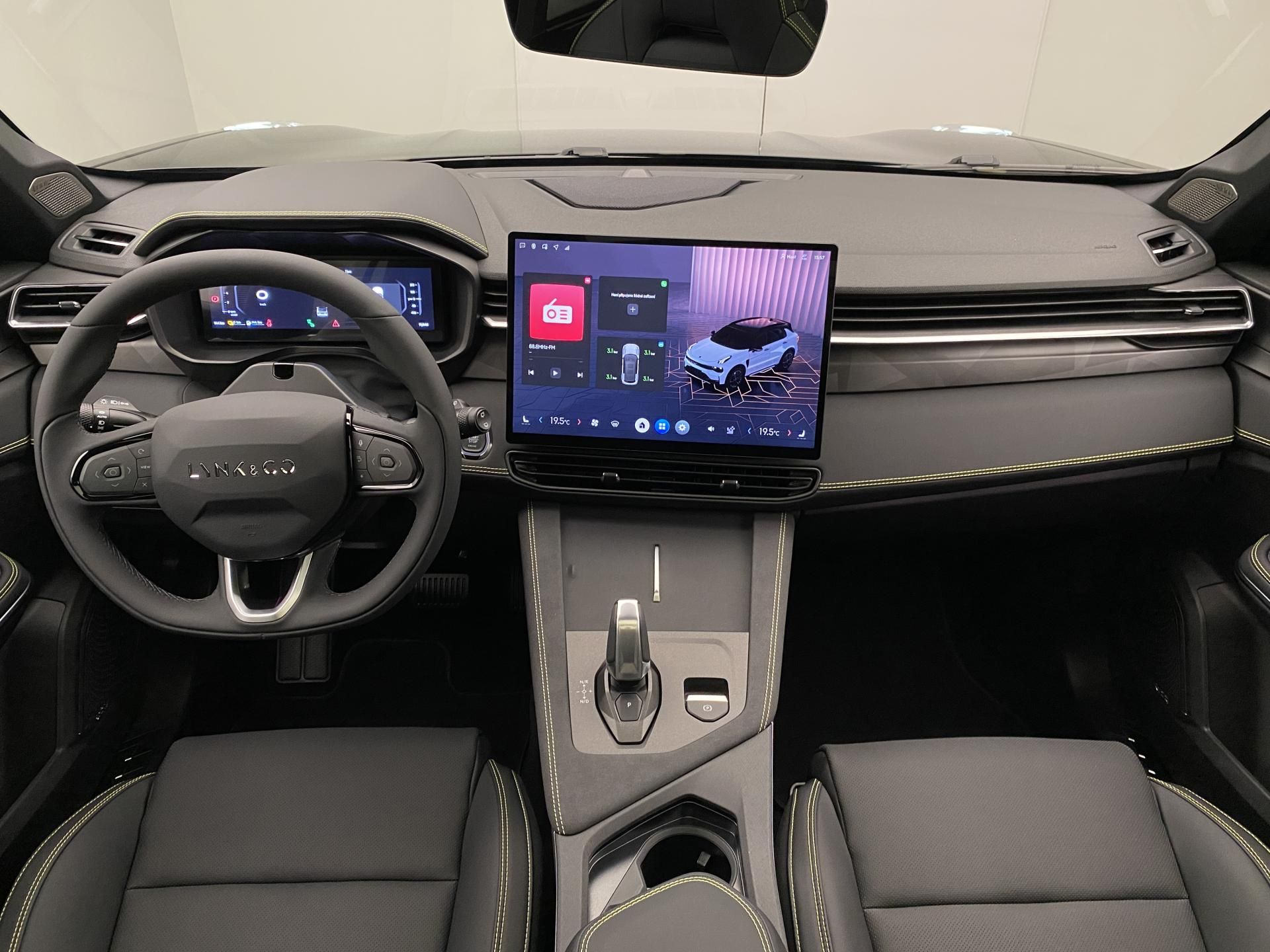 Lynk & Co 01, 01 MORE PHEV - fotka 2