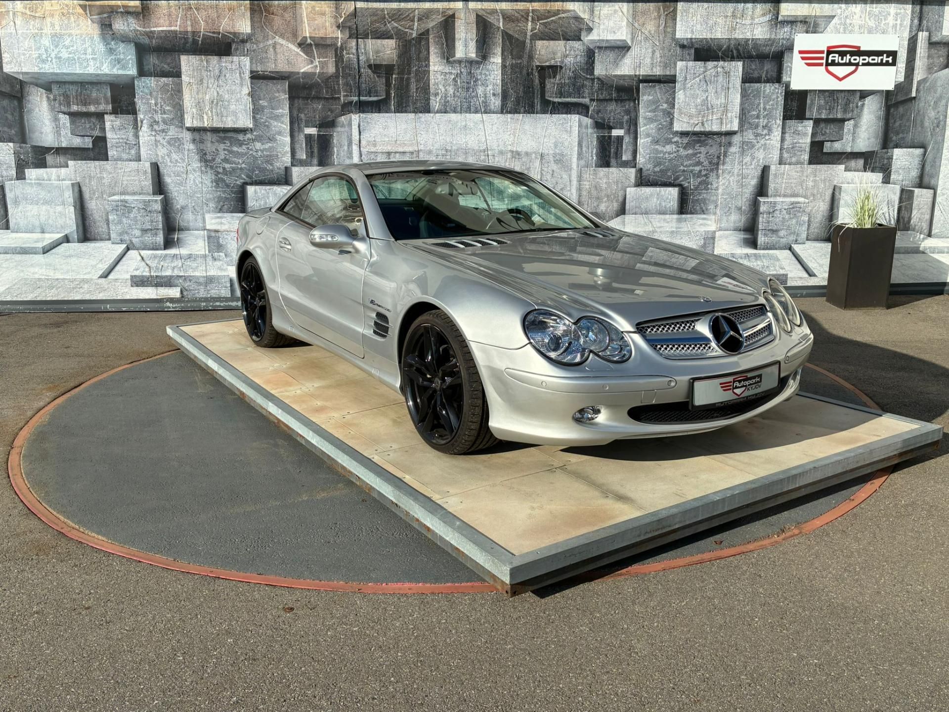 Mercedes-Benz SL, 5.0 V8, 225KW