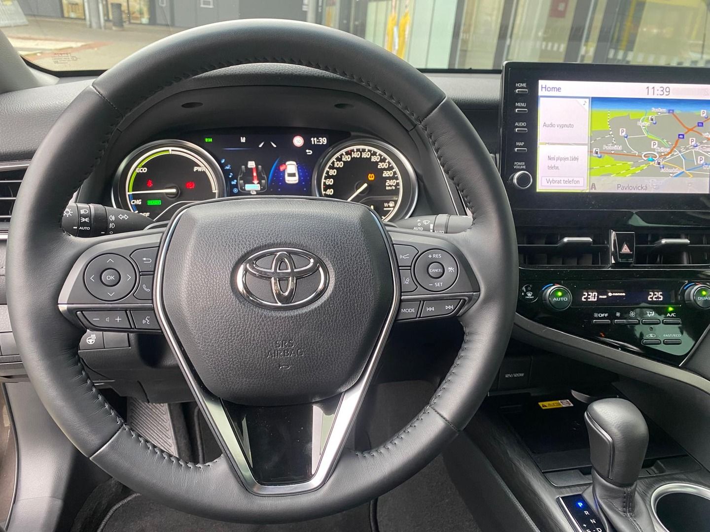 Toyota Camry, 2,5 Hybrid Executive - fotka 2