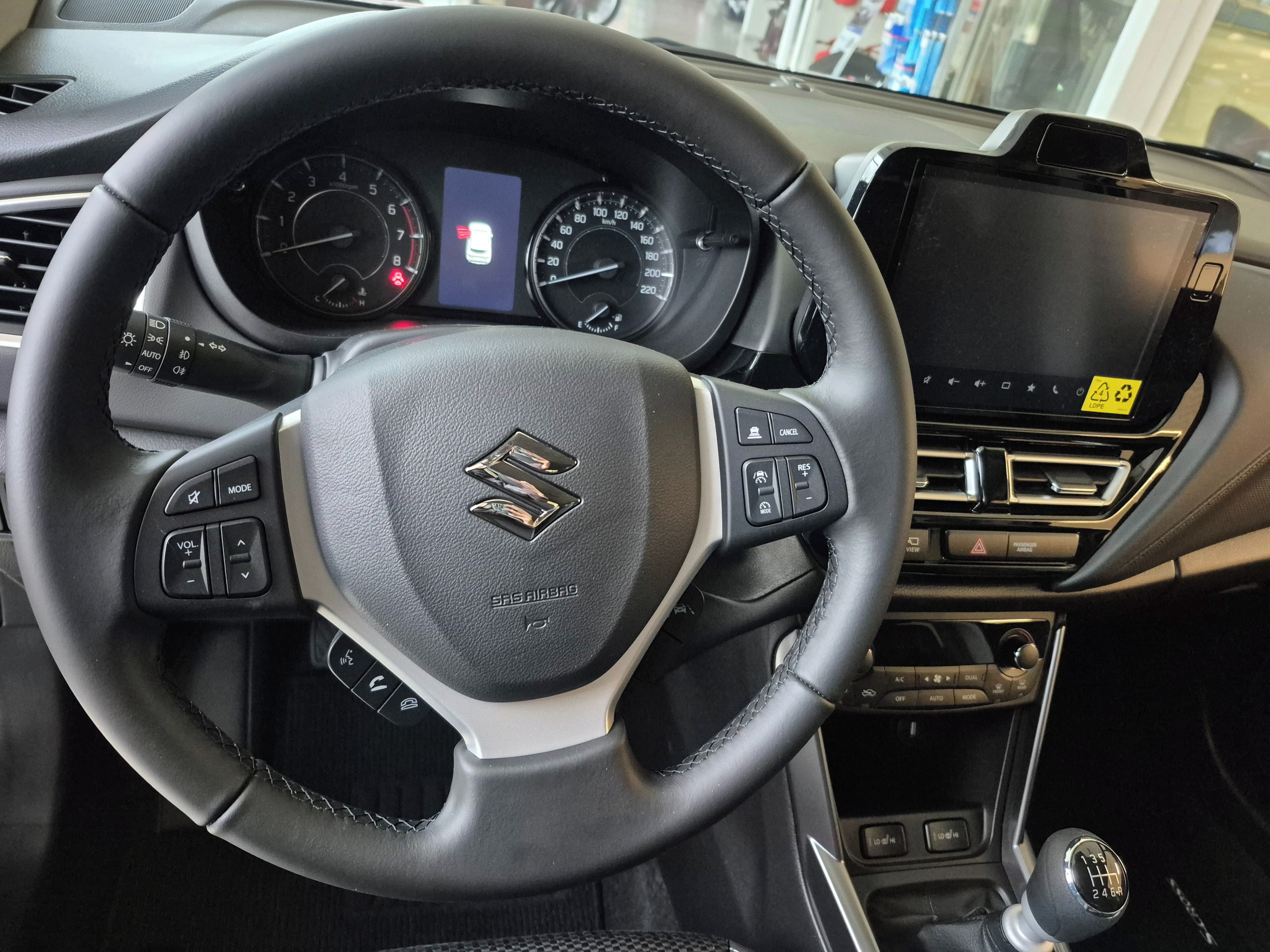 Suzuki S-Cross, 1,4 Premium 4x4 - fotka 4