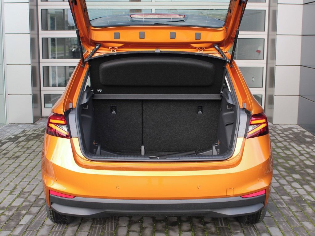 Škoda Fabia, 130 let, komise 372716 - fotka 6