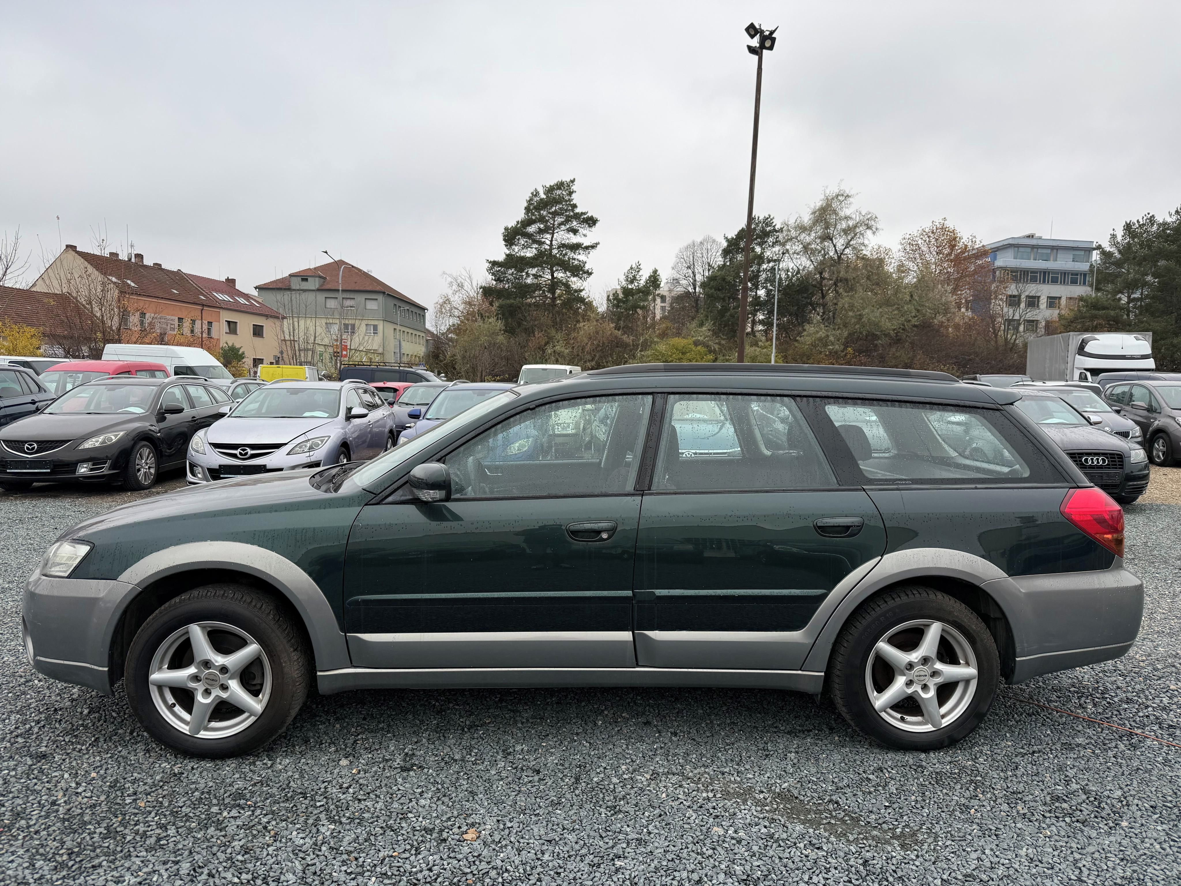 Subaru Outback, 2.5 i 121Kw 4x4 - fotka 6
