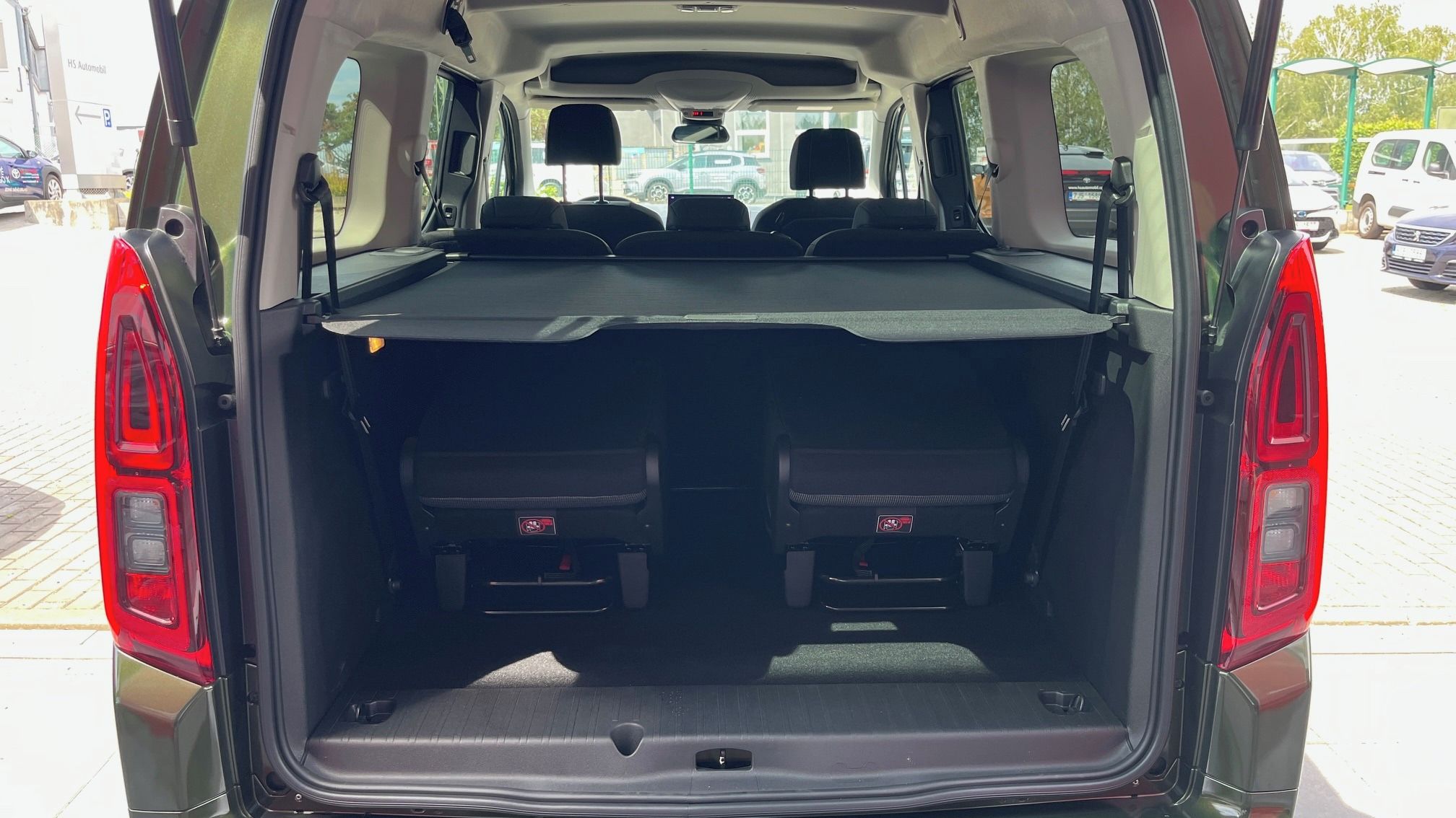 Toyota Proace City Verso, 1,5D 130PS 8AT Long VIP 7míst - fotka 5