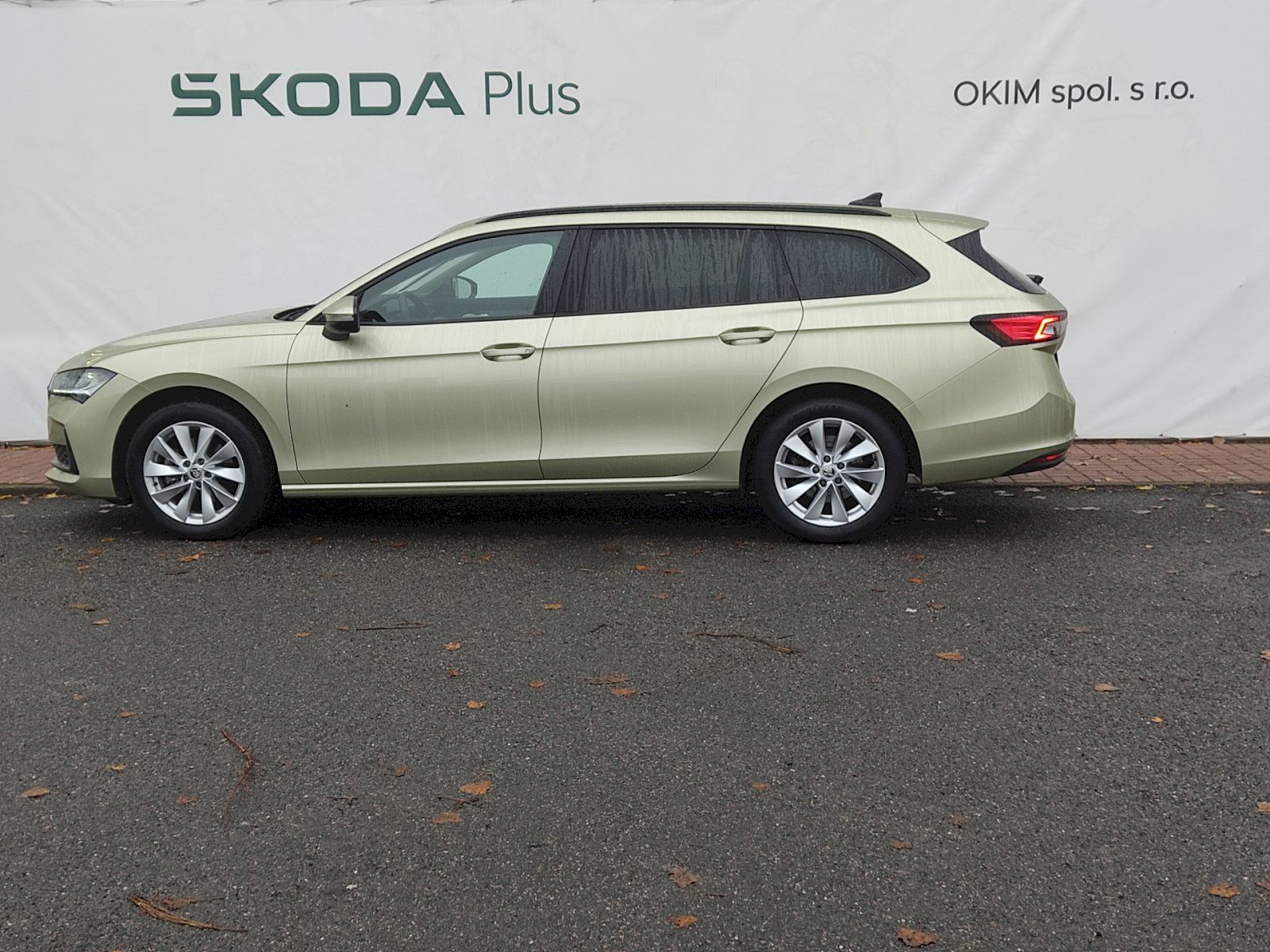 Škoda Superb, Combi Selection 2,0 Tdi 110 Kw - fotka 3