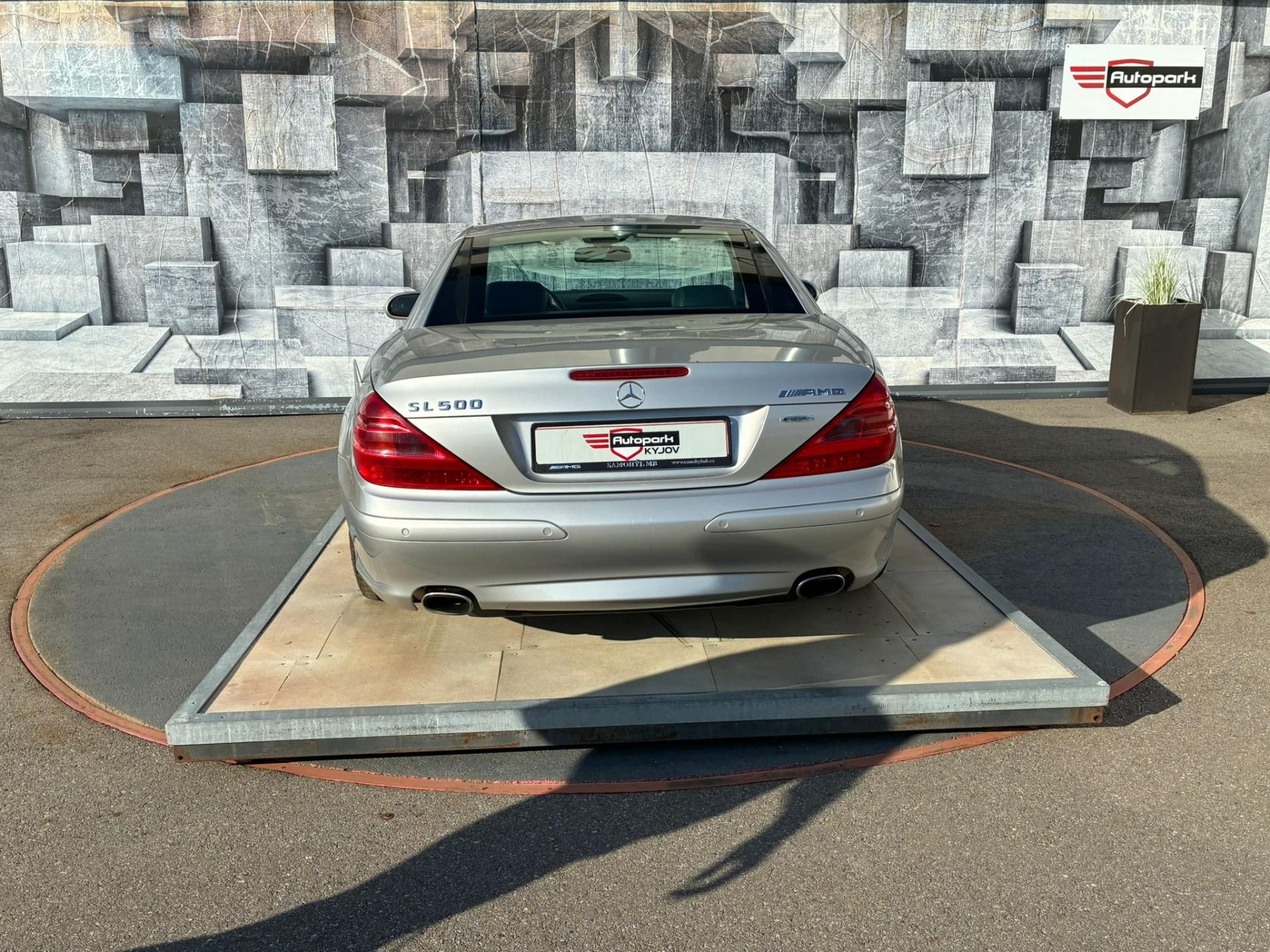 Mercedes-Benz SL, 5.0 V8, 225KW - fotka 6