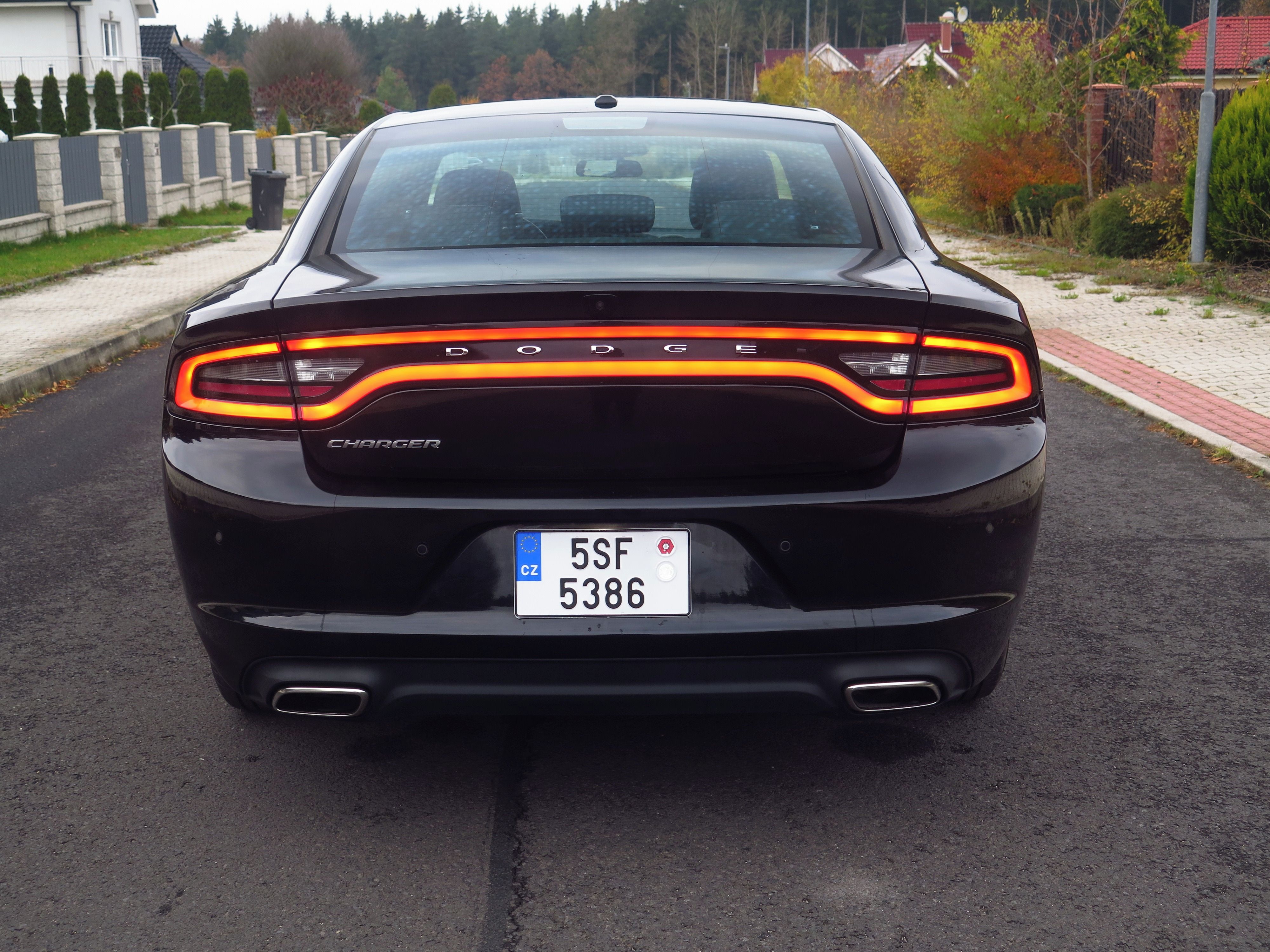 Dodge Charger, 3.6 V6 - DPH - SRT vzhled - fotka 6