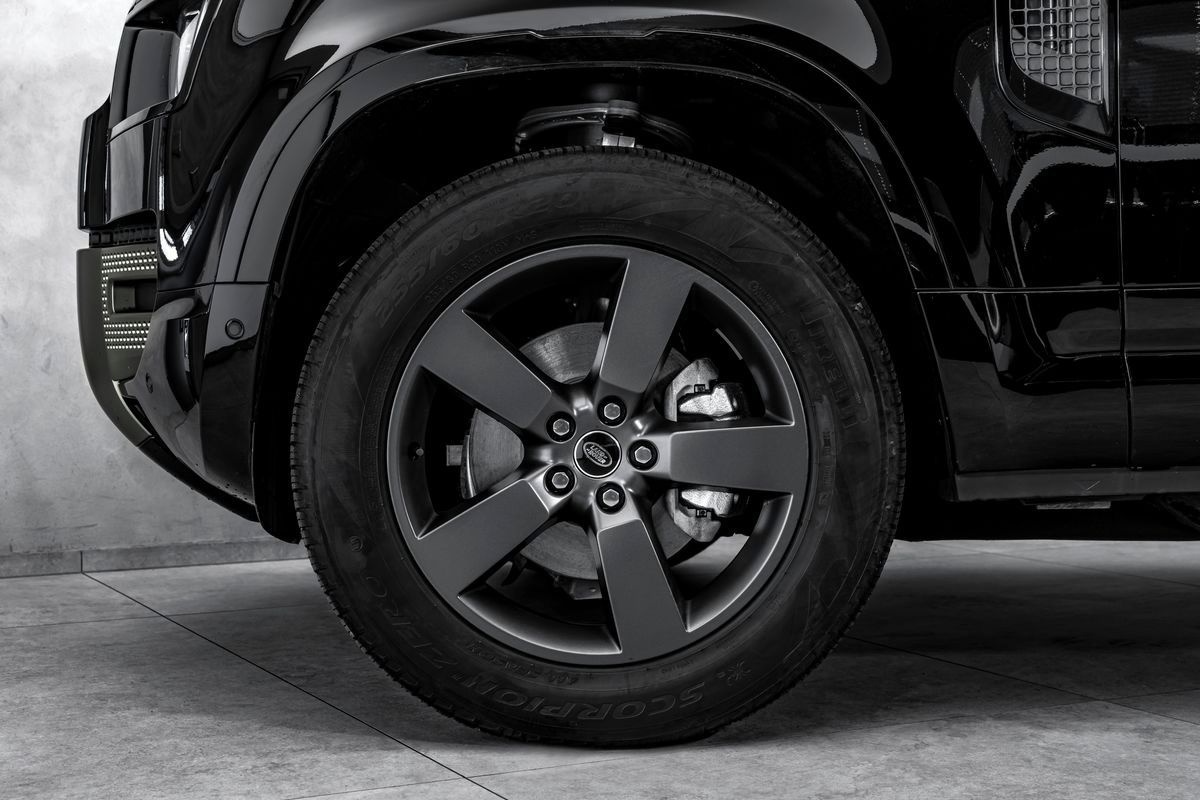 Land Rover Defender, SE V6 D200, panorama, Meridian - fotka 2