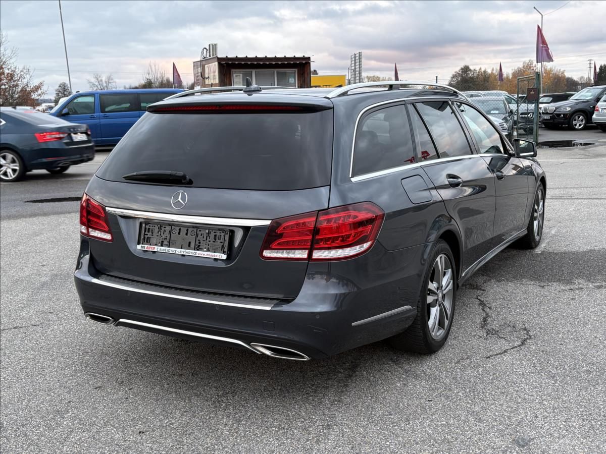Mercedes-Benz Třídy E, 2,2 200CDi 100kW,Led,Navi,Výhř - fotka 2