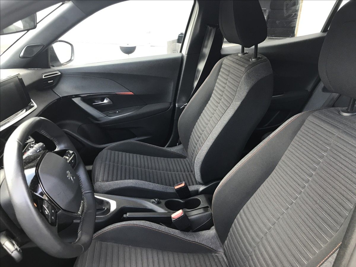 Peugeot 2008, 1,2 PT 74kW 1.maj, CZ 22tkm! - fotka 6