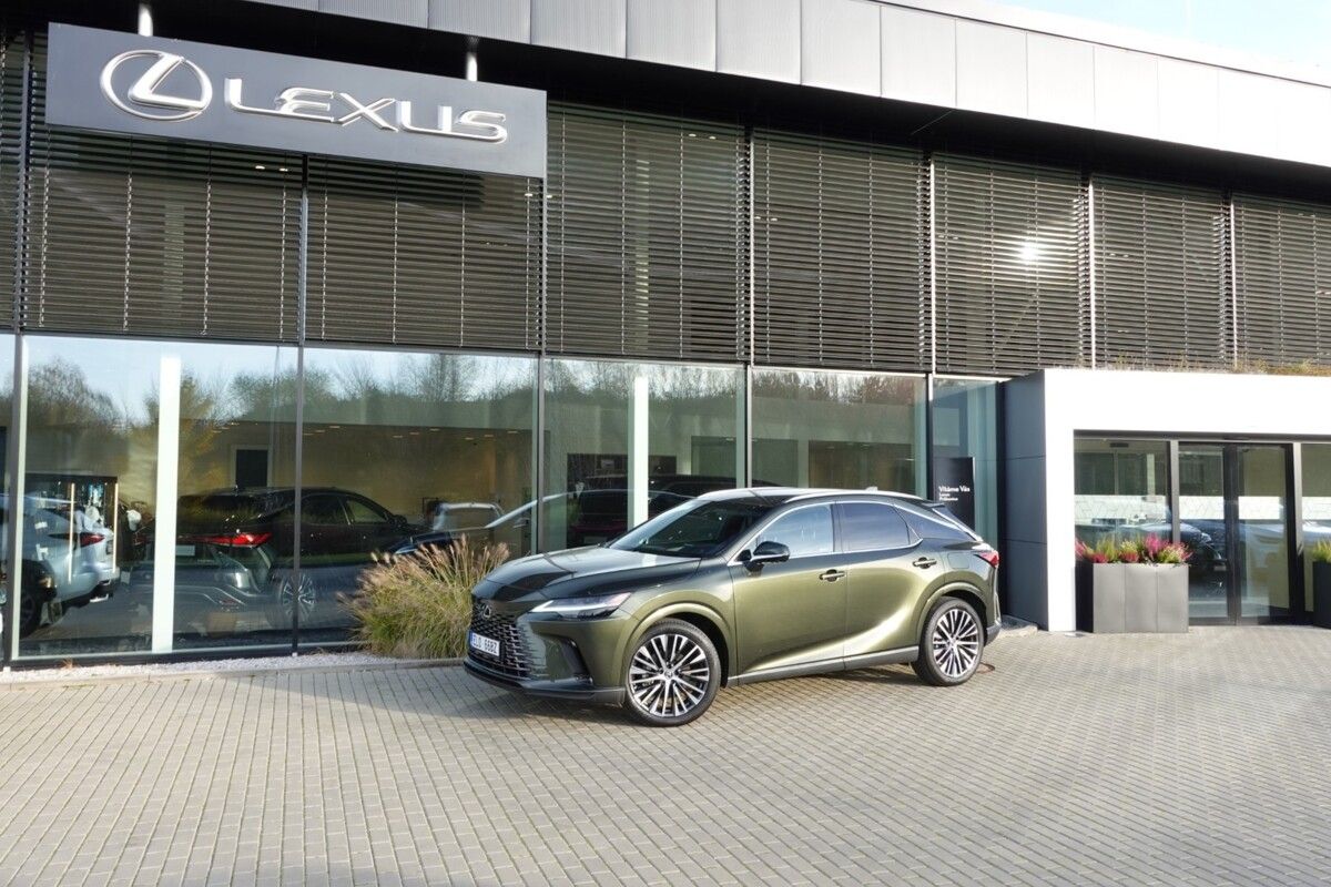 Lexus RX 450h+, ZLEVNĚNO RX450h+ Plug-in Execu
