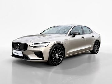 T8 AWD RECHARGE // ULTIMATE