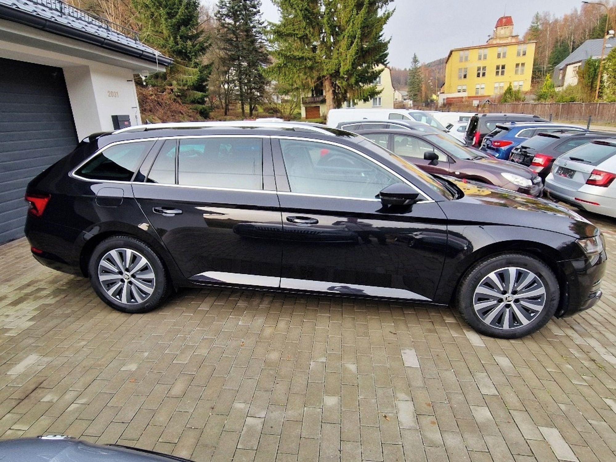 Škoda Superb, 2.0 TDi Style (110 kW), DSG - fotka 6