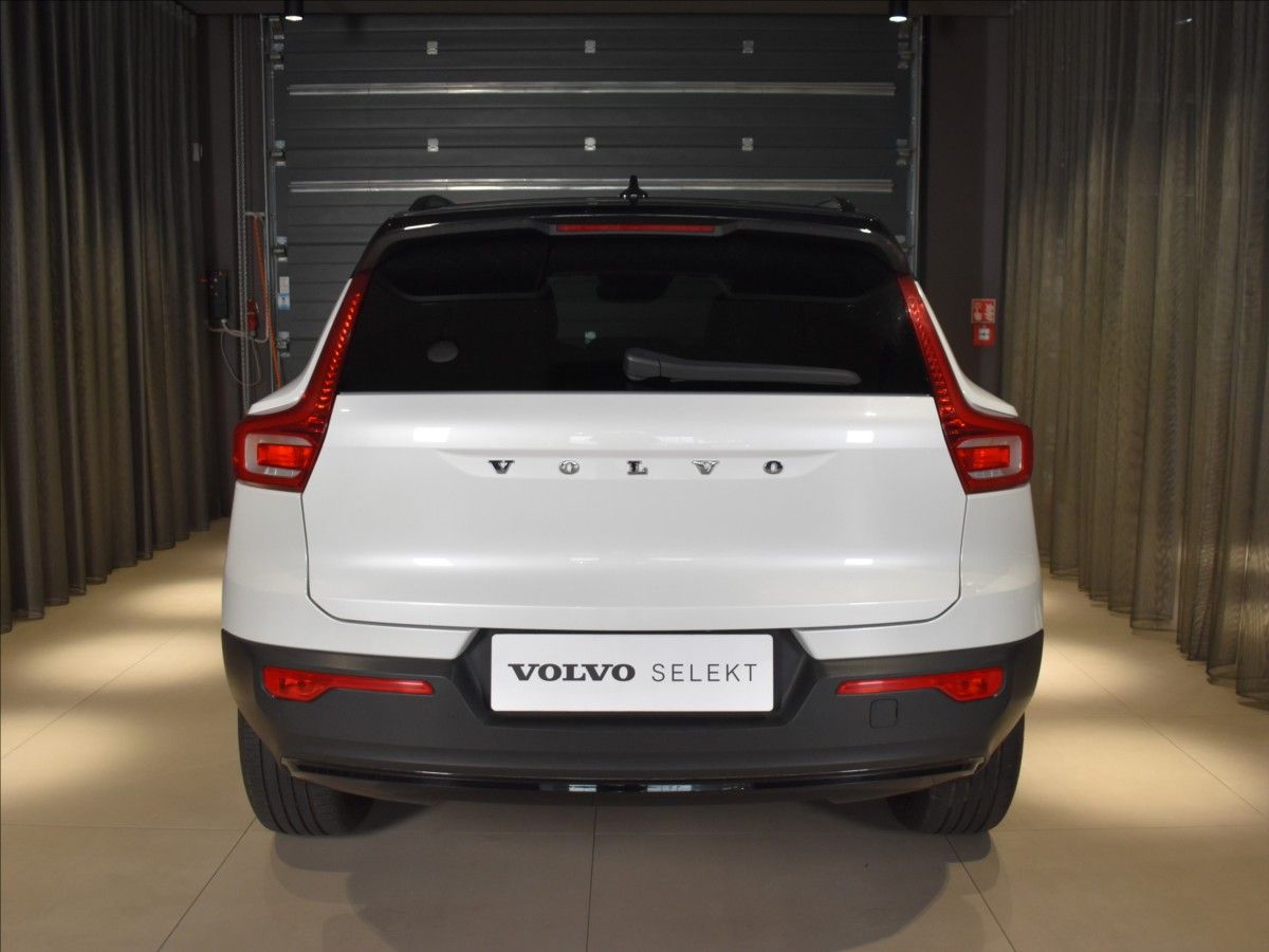 Volvo XC40, 2,0 B4 AWD R-design BLIS - fotka 5