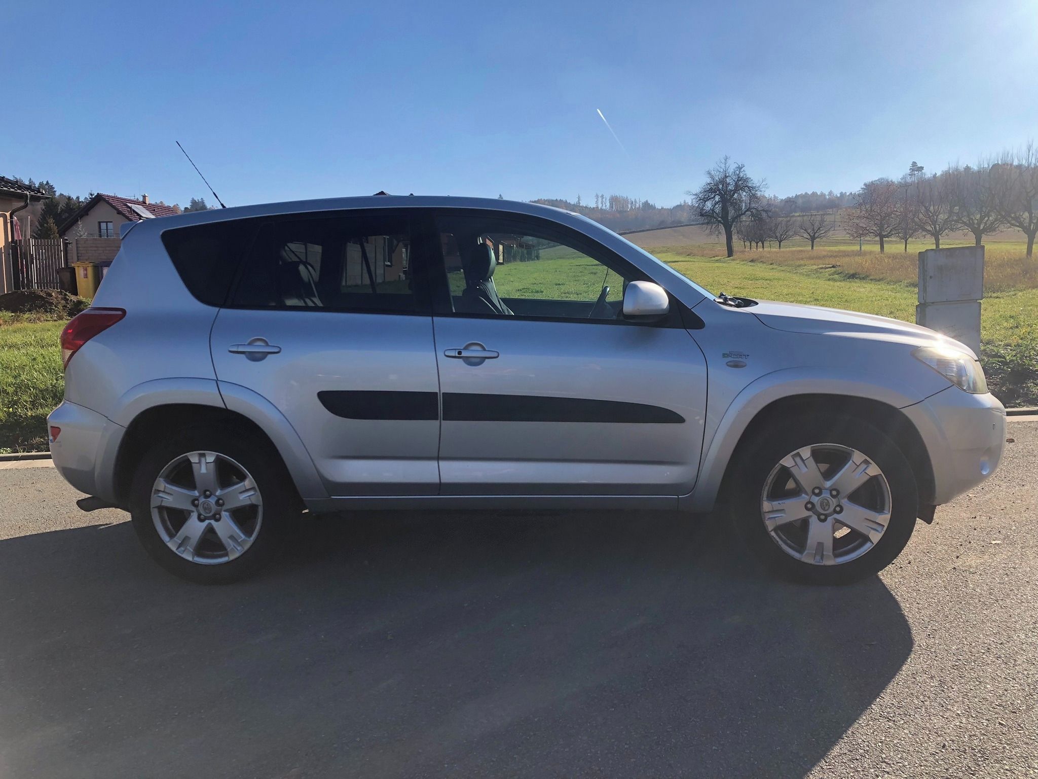 Toyota Rav4, 130 KW, 4X4, VELKÁ VÝBAVA! - fotka 4