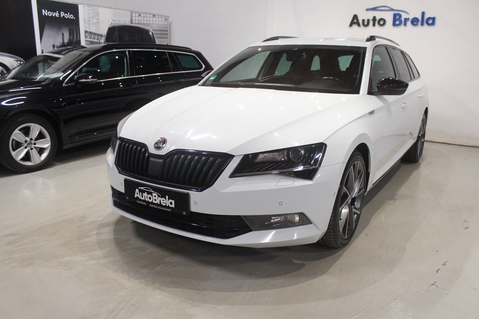 Škoda Superb, 2.0TDI DSG SportLine Tažné LED - fotka 5
