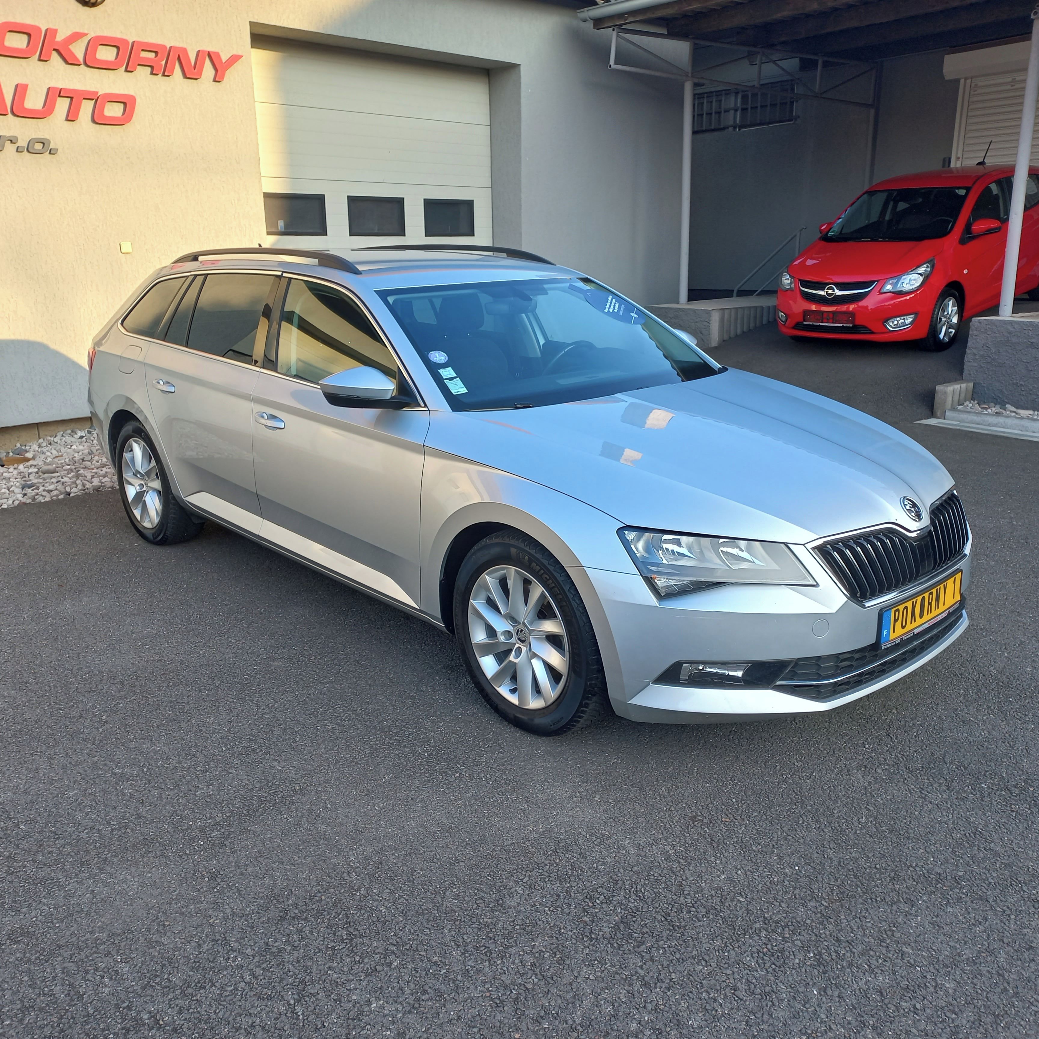 Škoda Superb, 1.4 TSI 150, DSG AMBITION - fotka 2