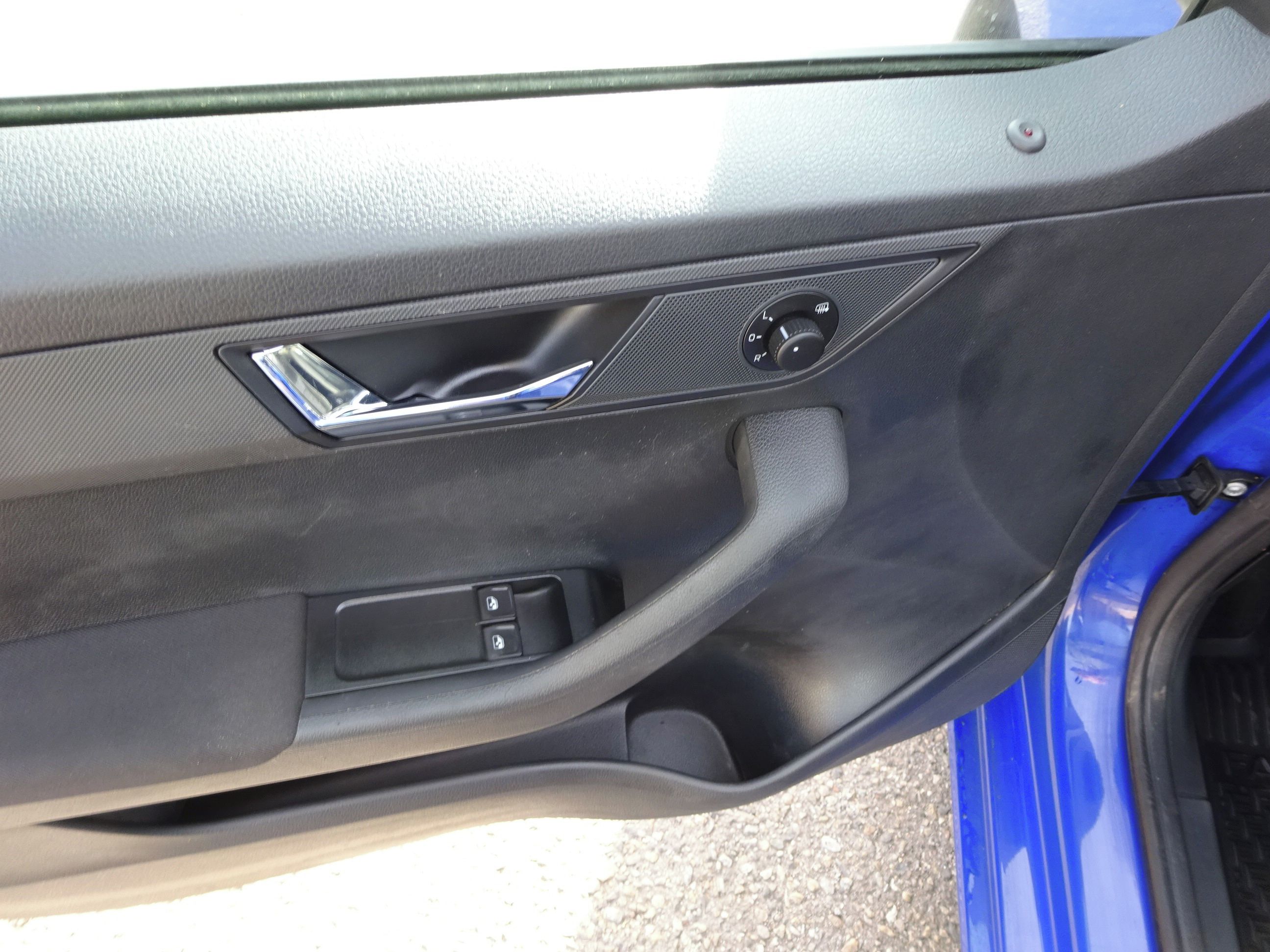 Škoda Fabia, 1.0 TSI (70 KW) EL.SERVISKA - fotka 6