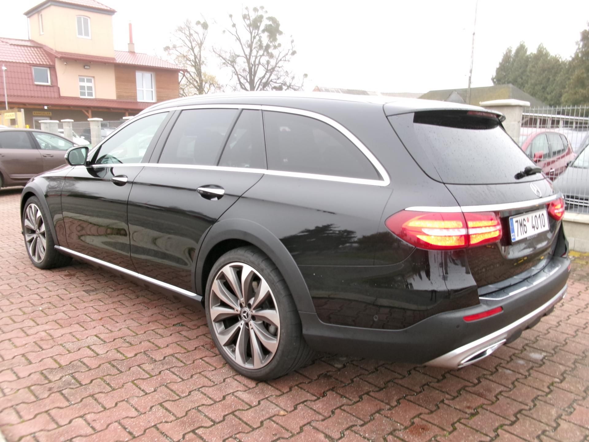 Mercedes-Benz Třídy E, E 400D 4MATIC ALLTERRAIN - fotka 5