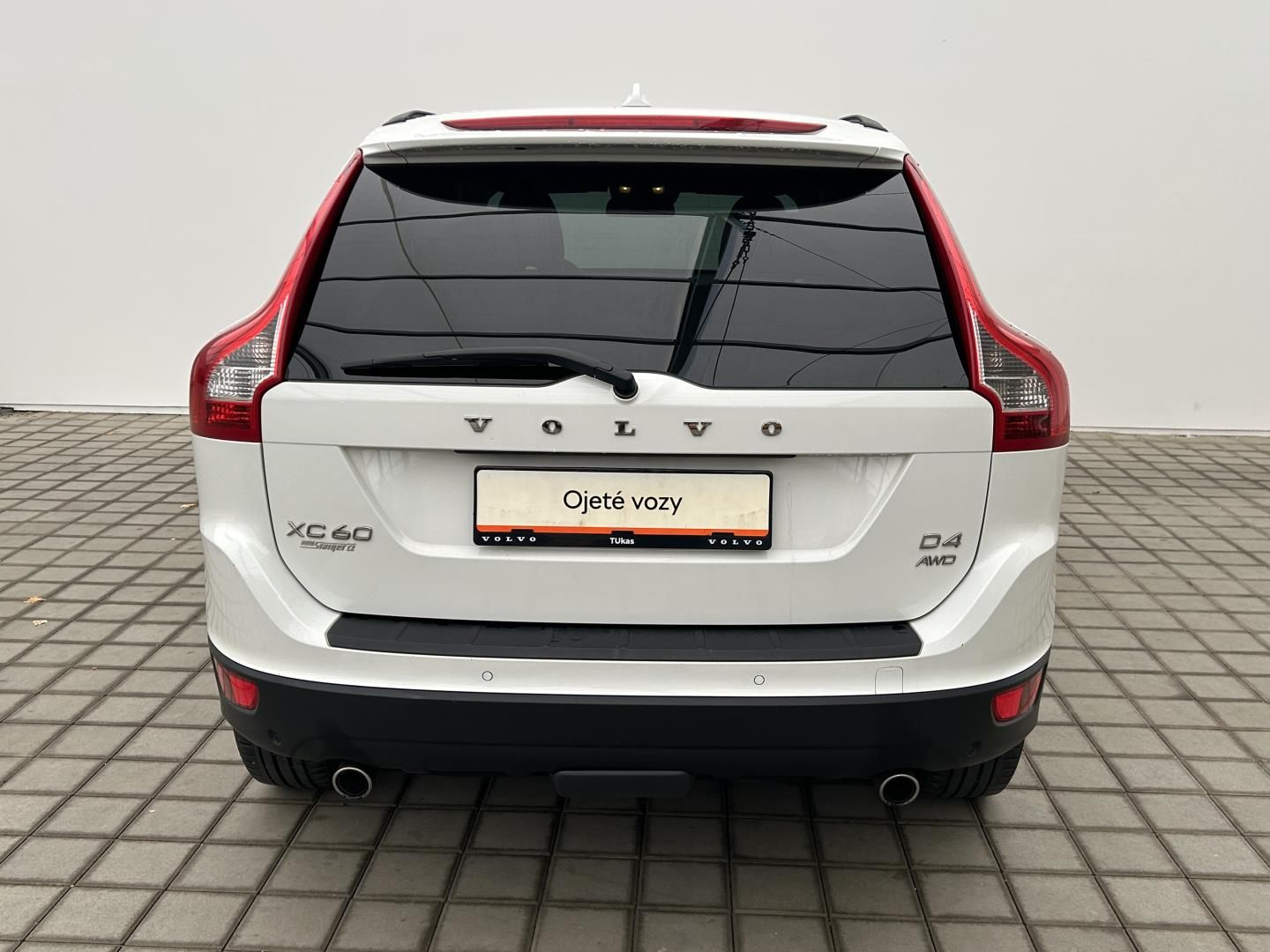 Volvo XC60, 2.4D4 120kW 4x4  Momentum - fotka 6