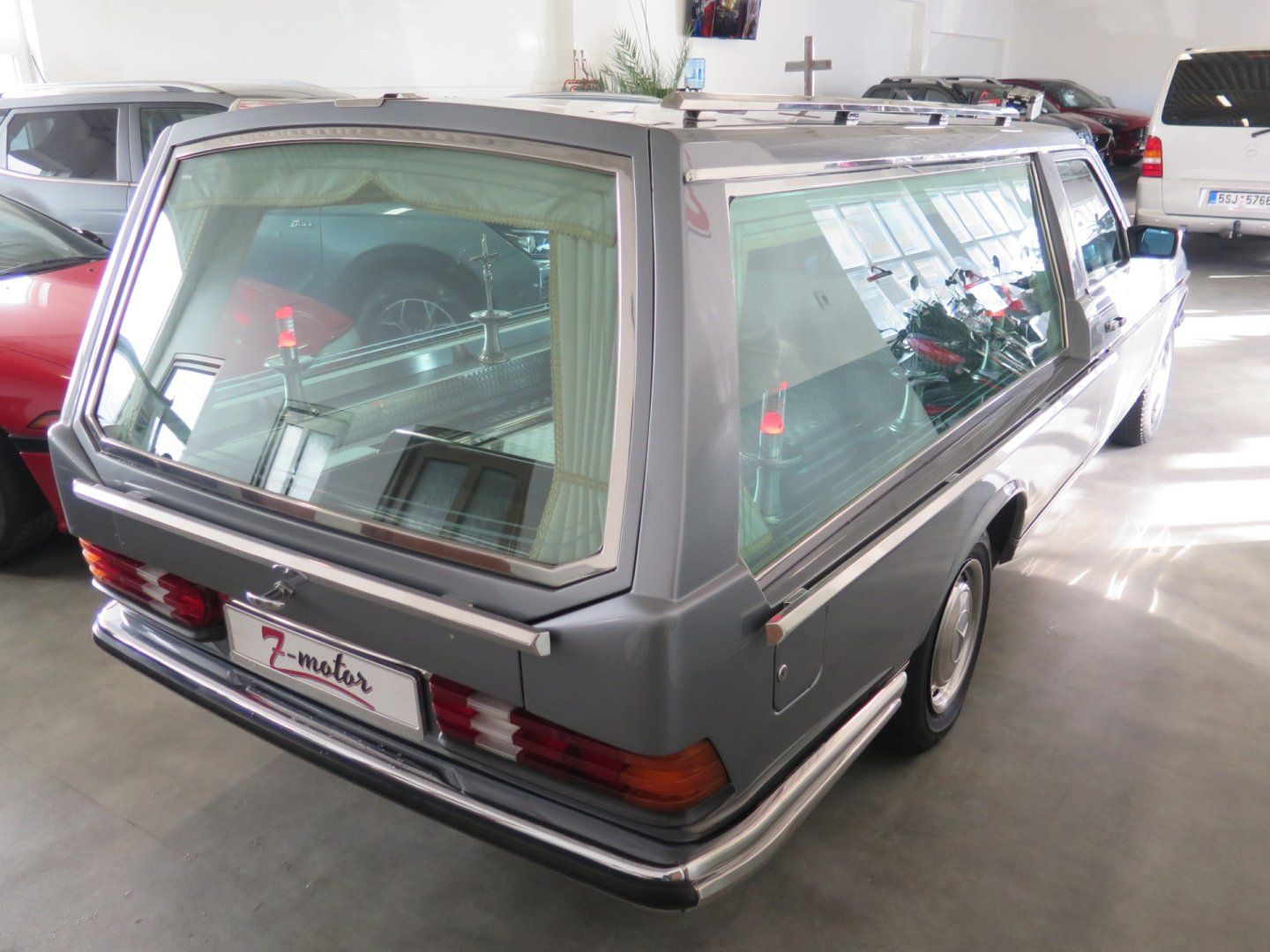 Mercedes-Benz 123, 3.0D pohřební vůz, TOP STAV!!! - fotka 5