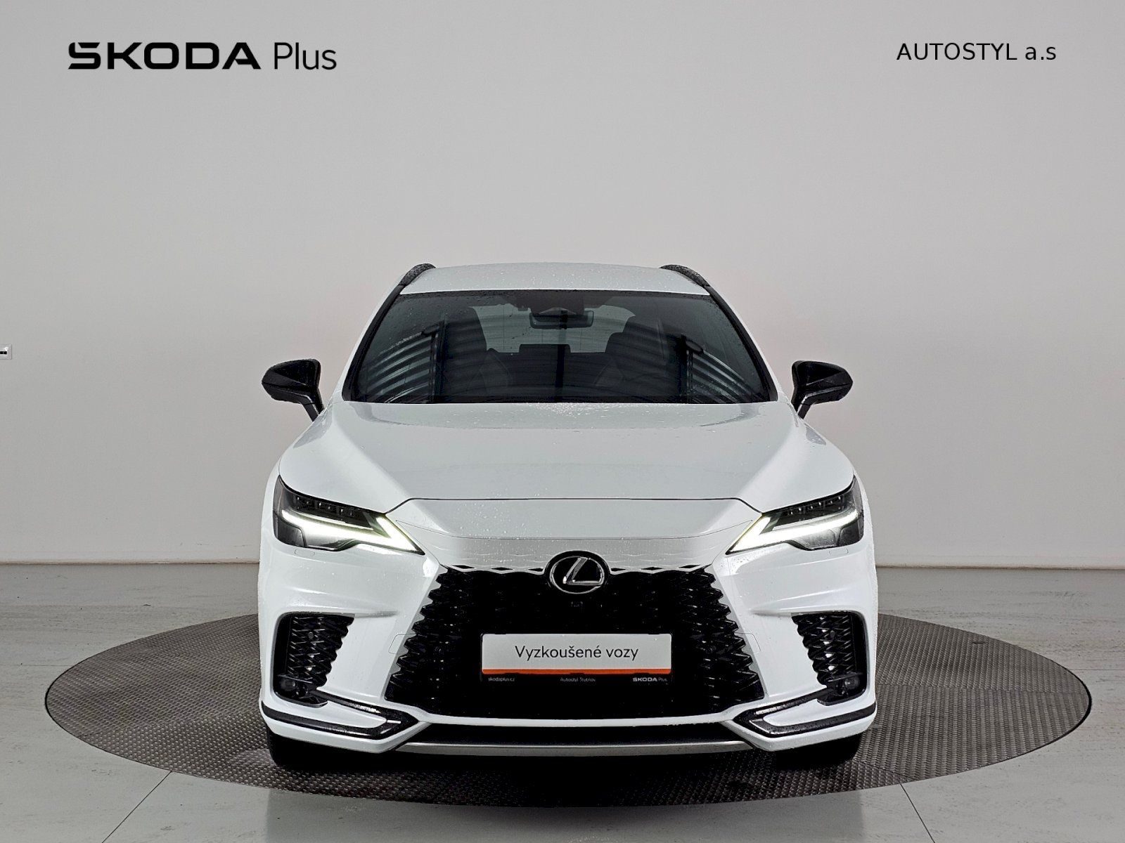 Lexus RX 500h, 2.4 HEV 371k F Sport PLUS - fotka 4