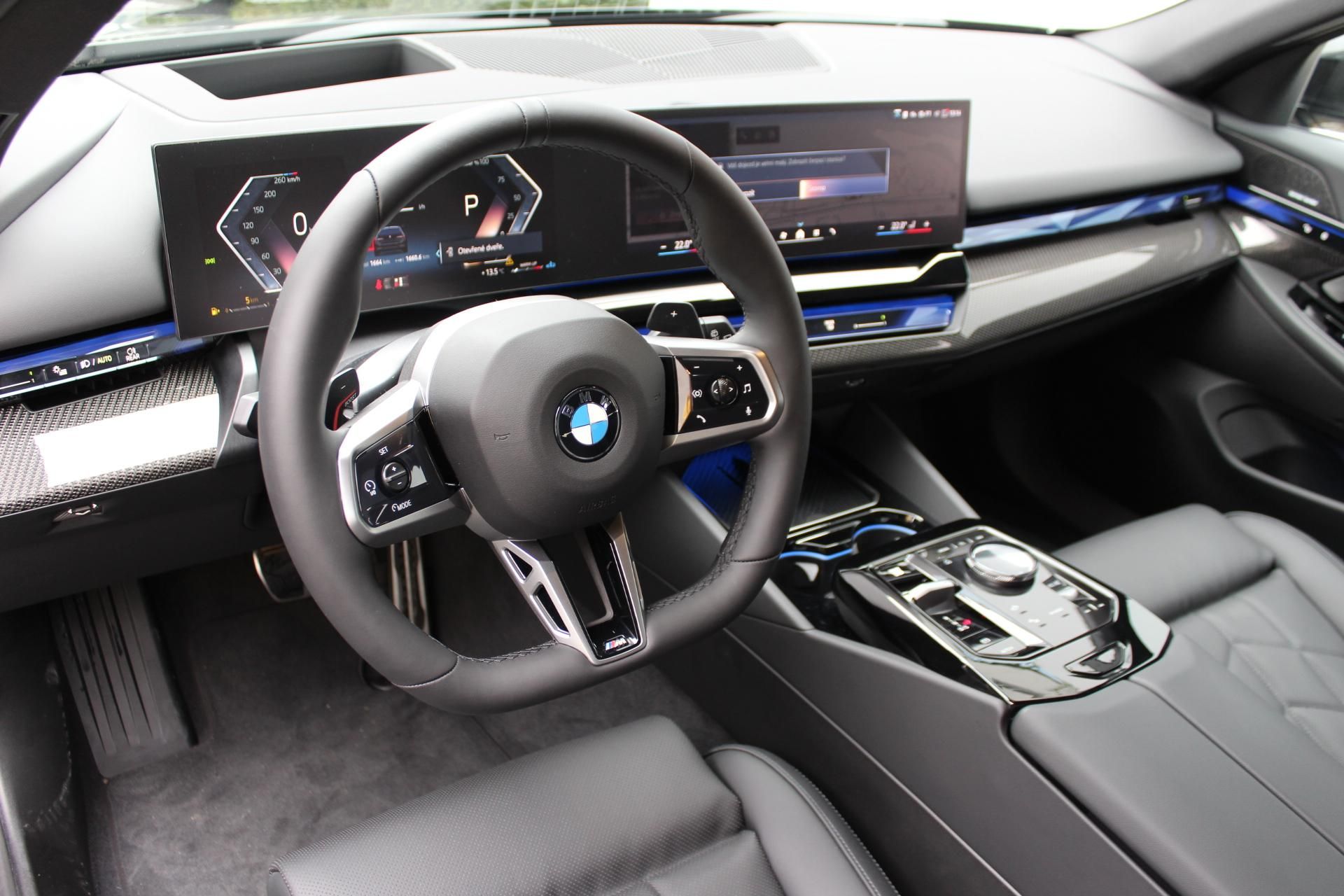 BMW Řada 5, 540d xDrive Touring - fotka 4
