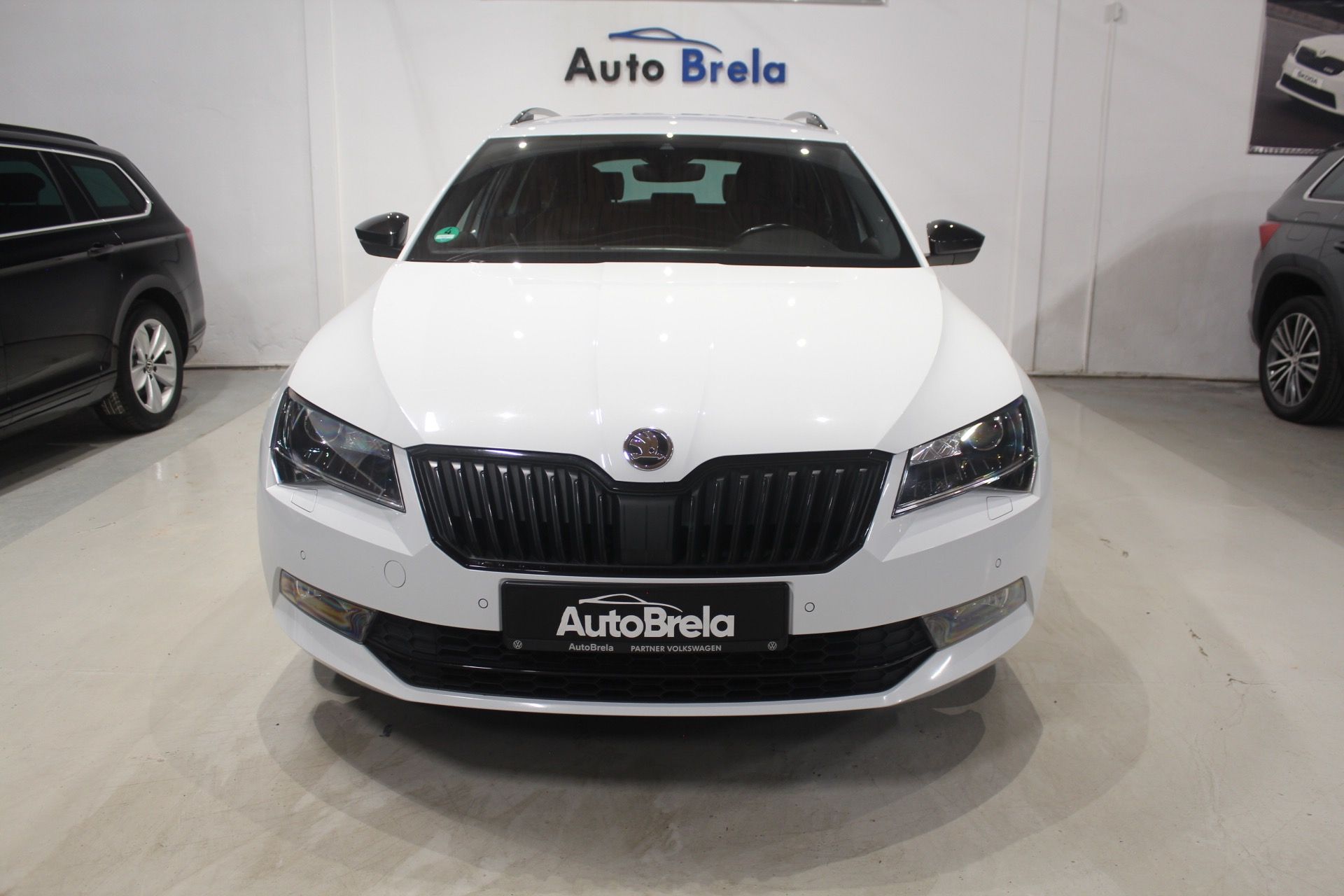 Škoda Superb, 2.0TDI DSG SportLine Tažné LED - fotka 4