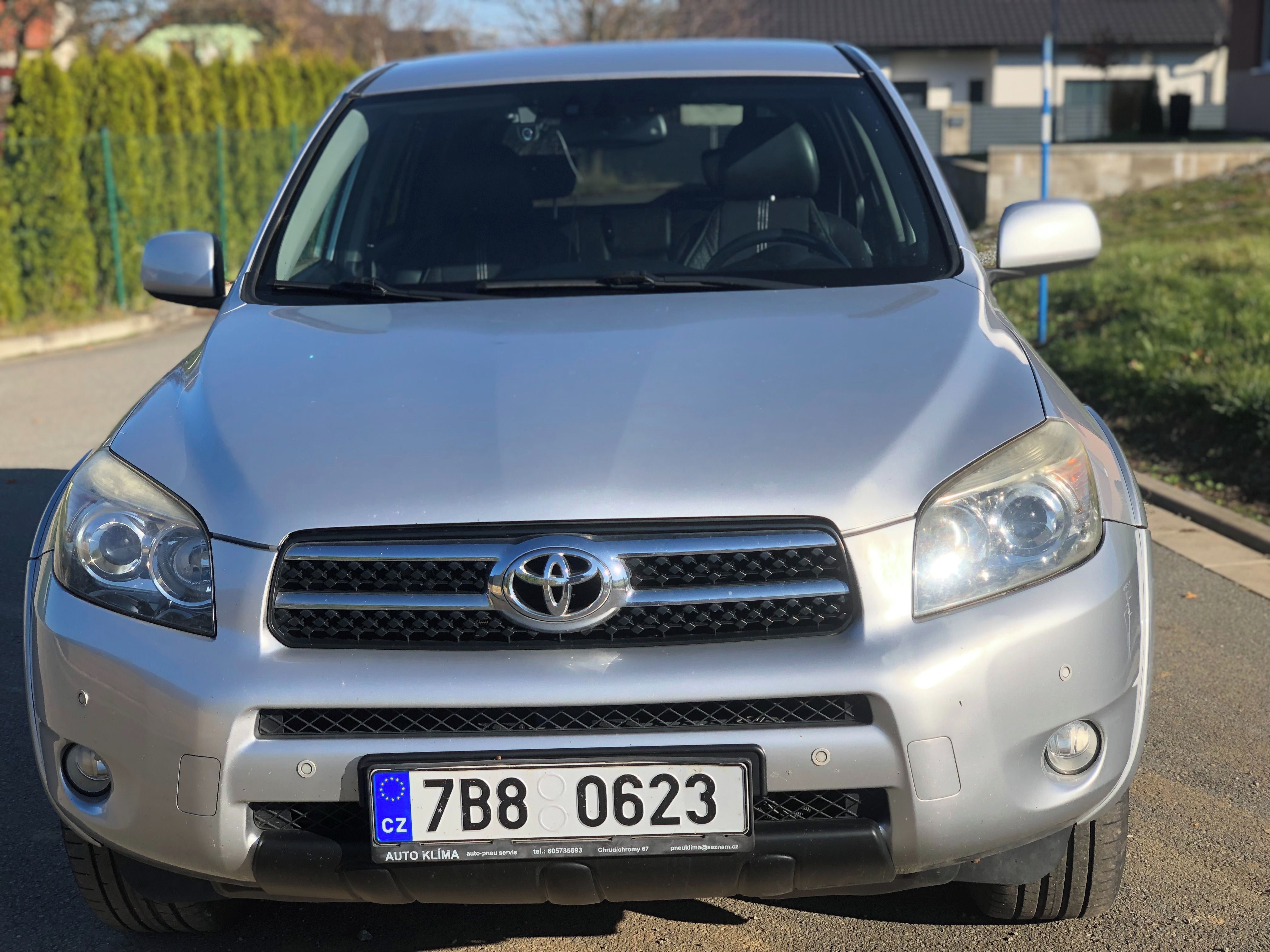 Toyota Rav4, 130 KW, 4X4, VELKÁ VÝBAVA! - fotka 2