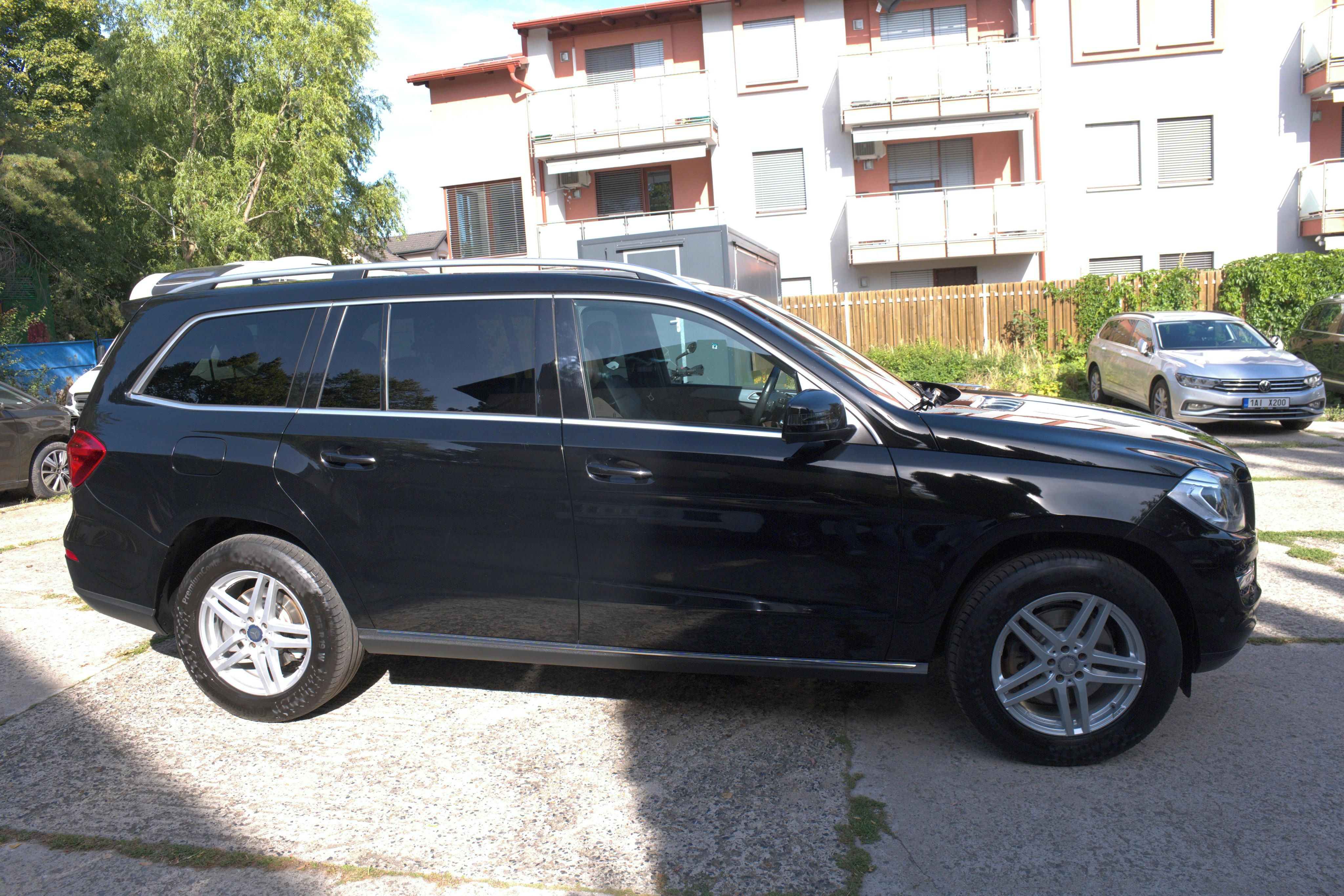 Mercedes-Benz GL, 350 BLUETEC 4Matic - fotka 4