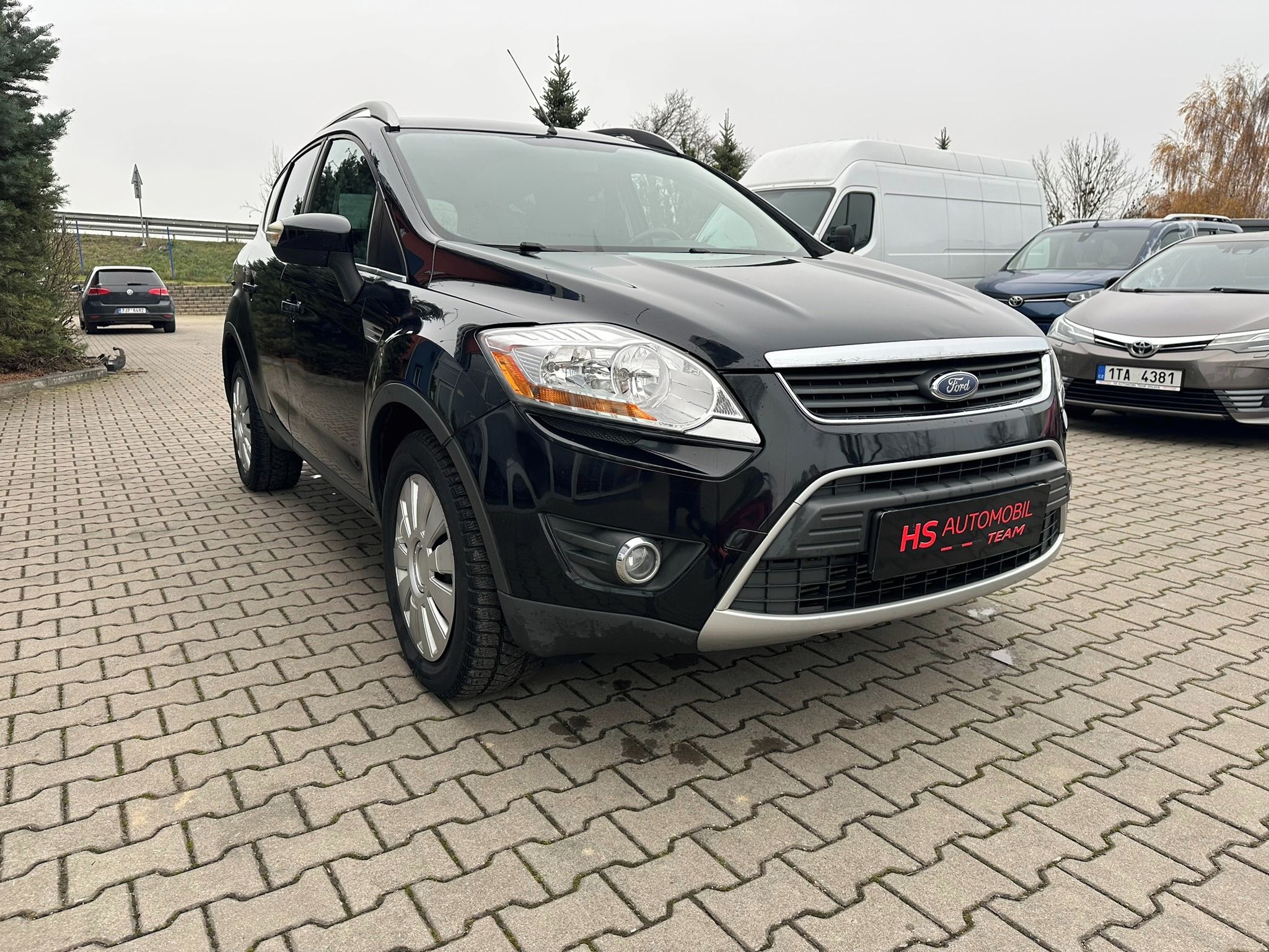 Ford Kuga, 2,5i 4x4 147kW - fotka 4