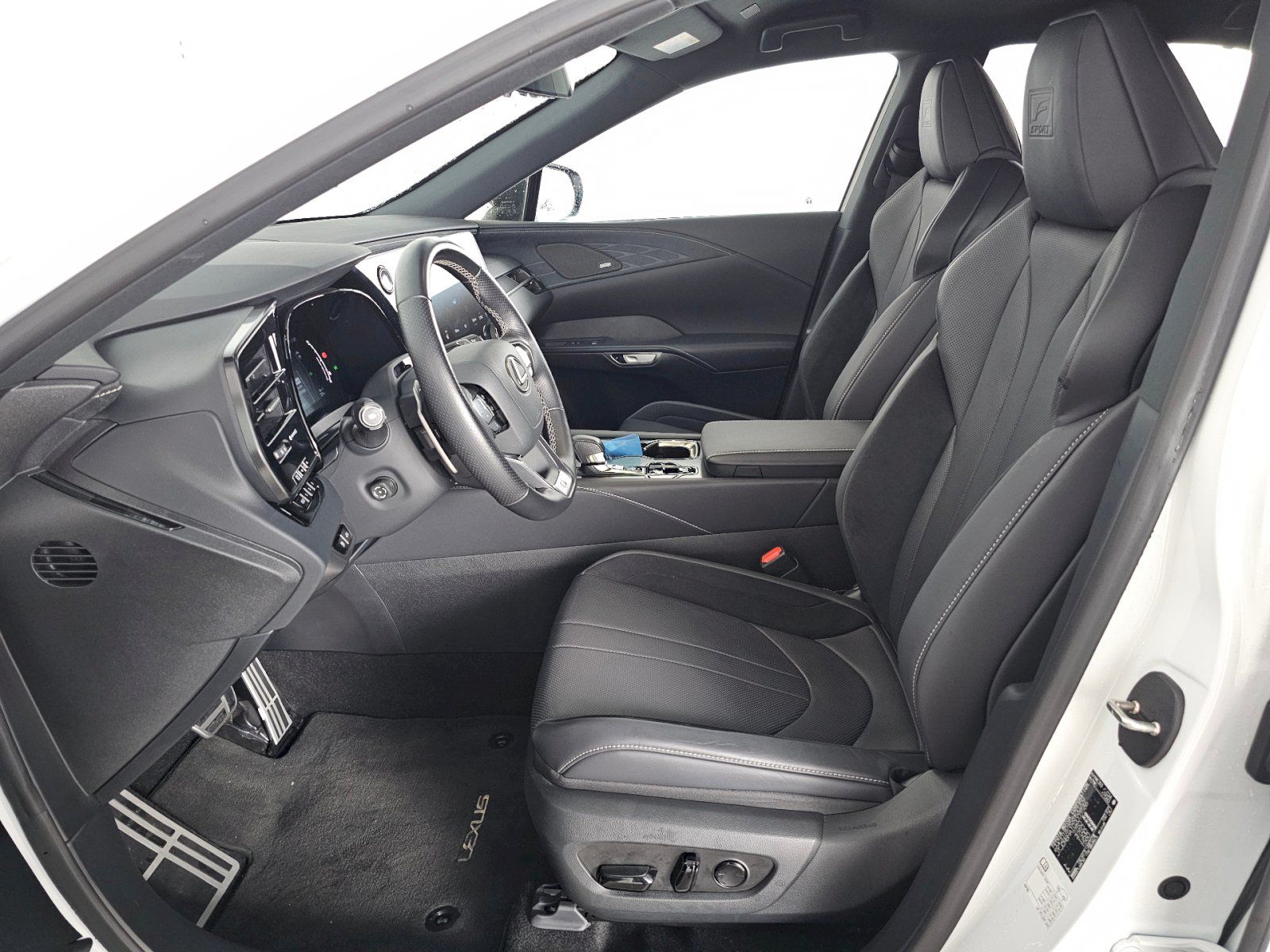 Lexus RX 500h, 2.4 HEV 371k F Sport PLUS - fotka 6