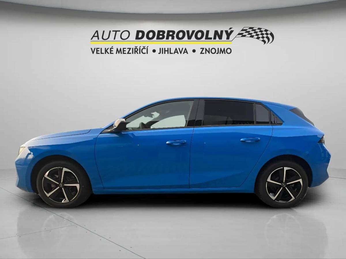 Opel Astra, Edition HB 1.2 TURBO (96kW/130 - fotka 3